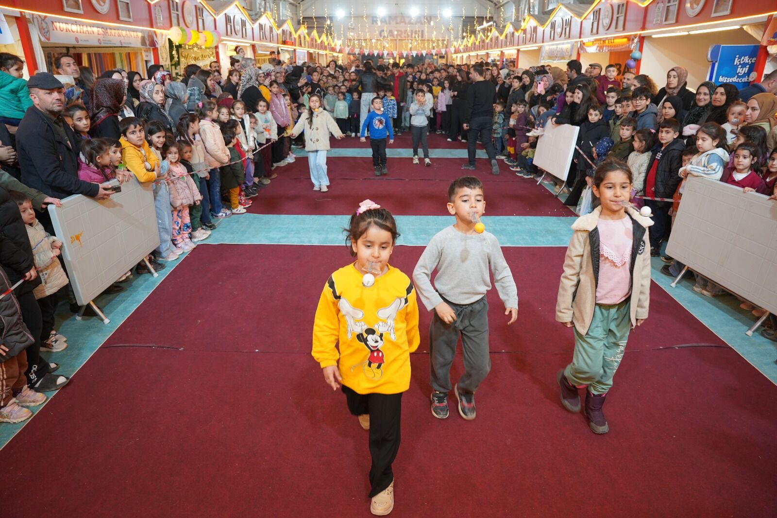 Kahta Ramazan Çarşısı Çocukları Doyasıya Eğlendirdi-2