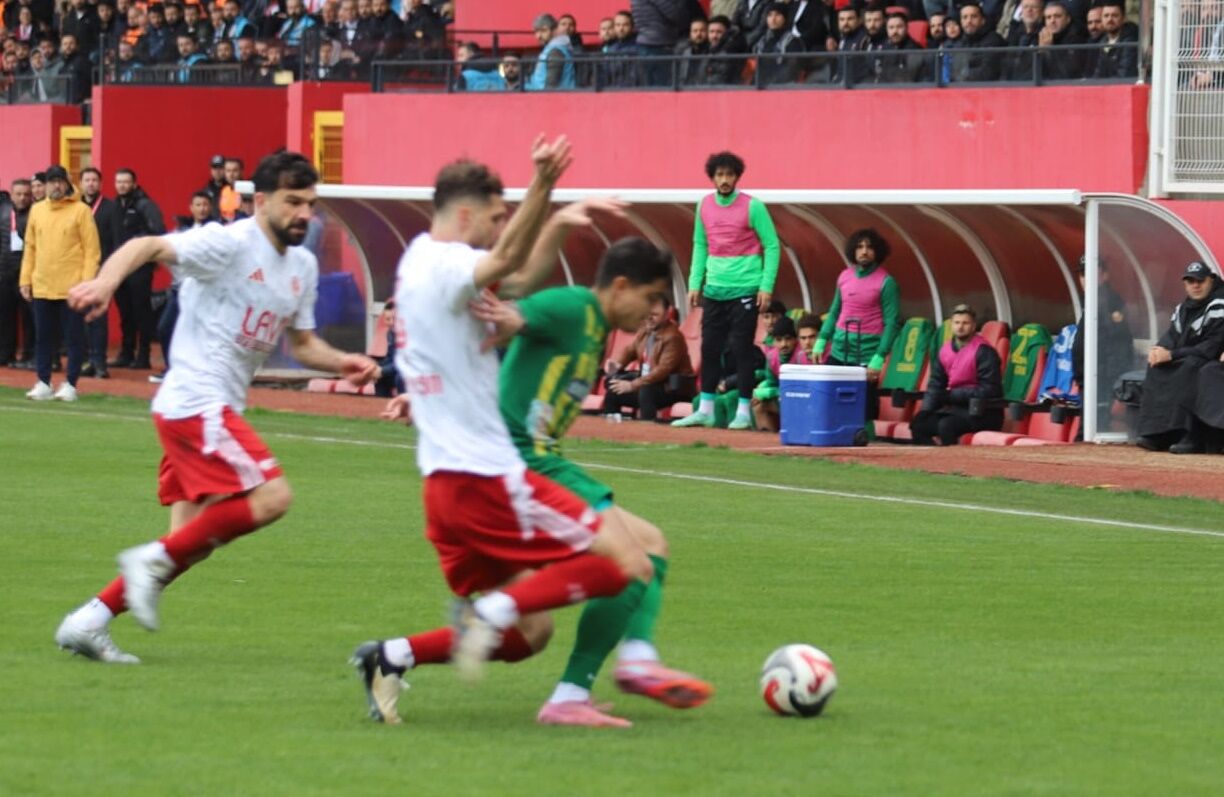 Talihsiz Gol Maçı Belirledi: Şanlıurfaspor 2-1 Mağlup