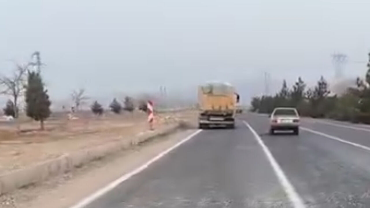 Bozova’da Otomobil Kamyona Arkadan Çarptı (4)