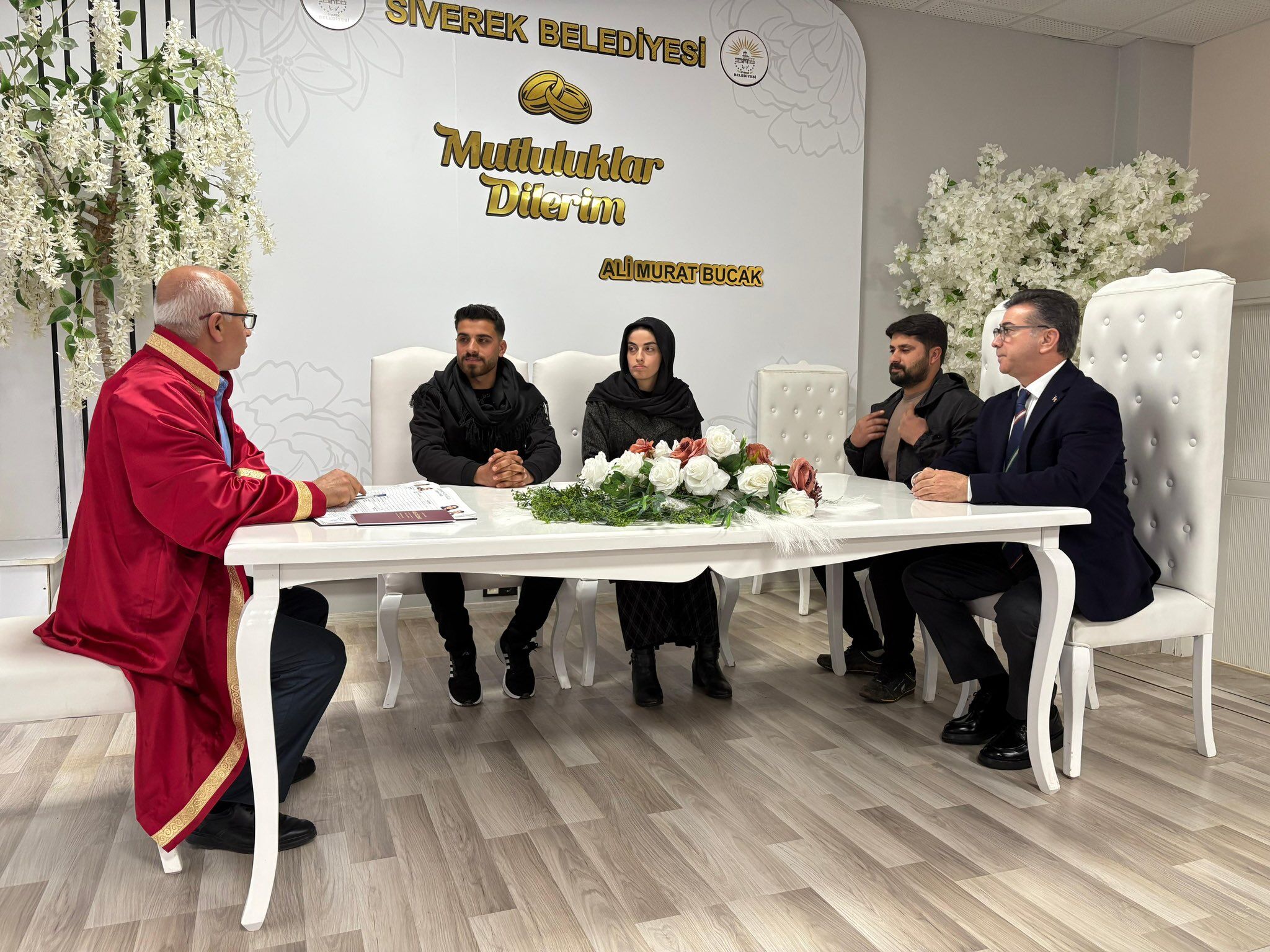 Bu Düğünde Sürpriz İsim Ali Başkan Nikah Şahidi Oldu (2)