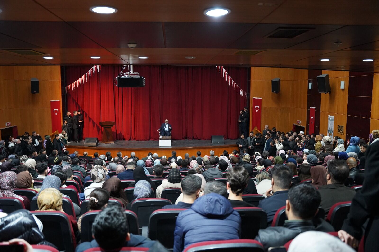 Kahta’da Ramazan Sohbetlerinde Ömer Demirbağ’a Yoğun İlgi (3)