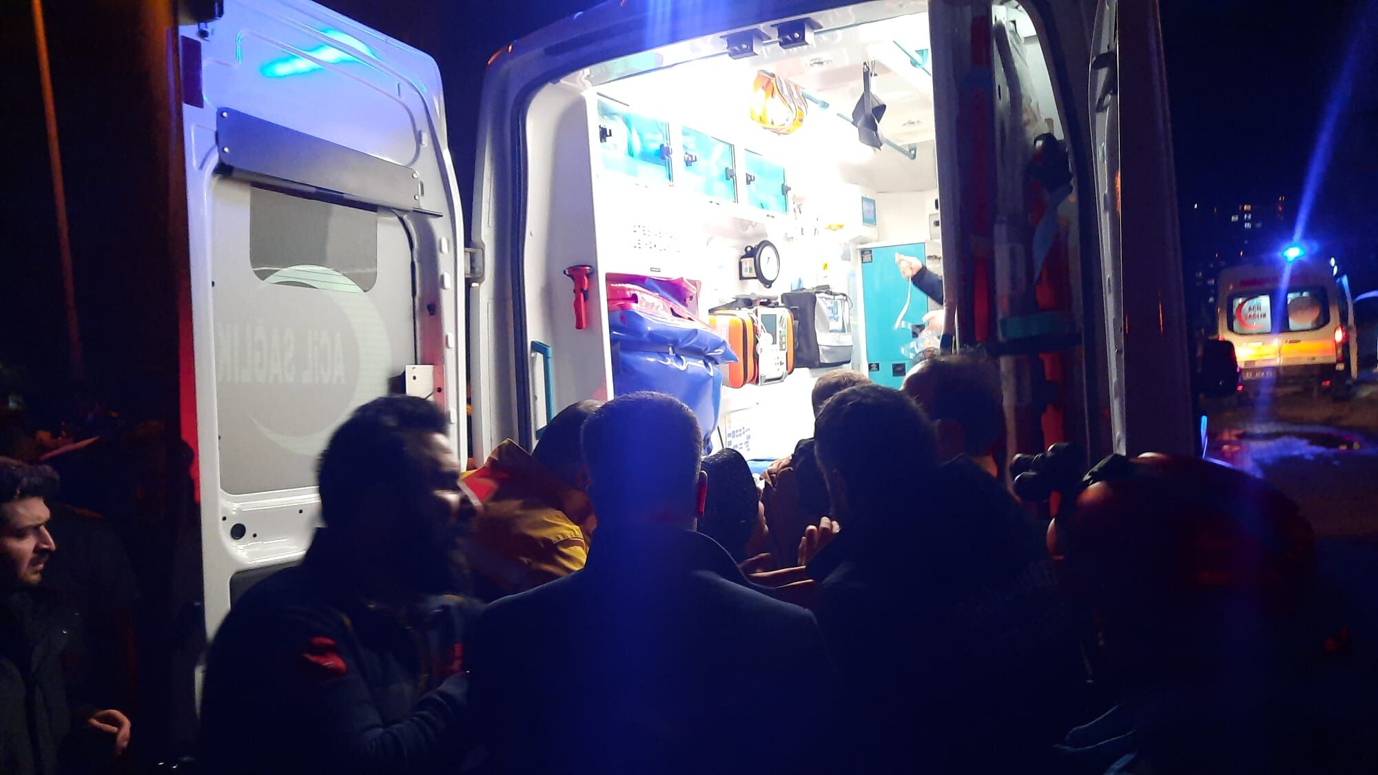 Karaköprü Toki̇ Konutlarında Elektrik Panosu Yangını (2)