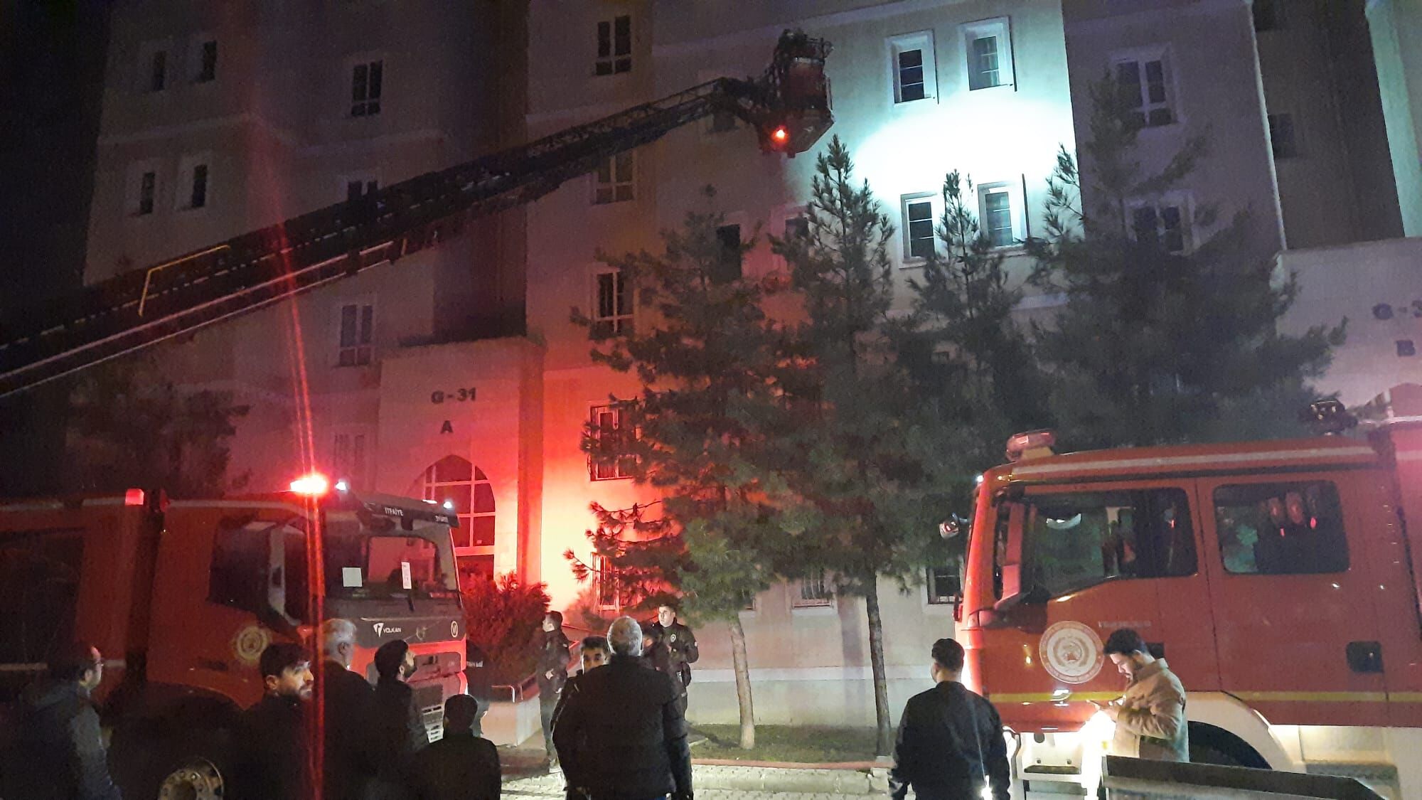 Karaköprü Toki̇ Konutlarında Elektrik Panosu Yangını (5)