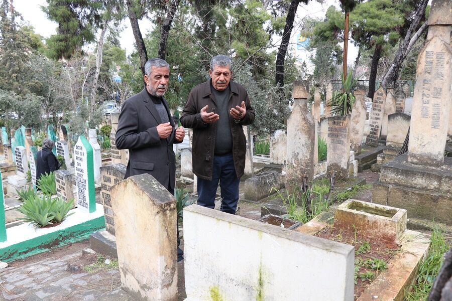 Mezarlık 2