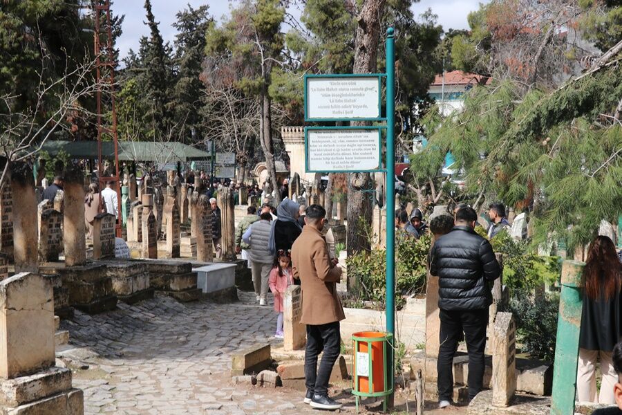 Mezarlık 3