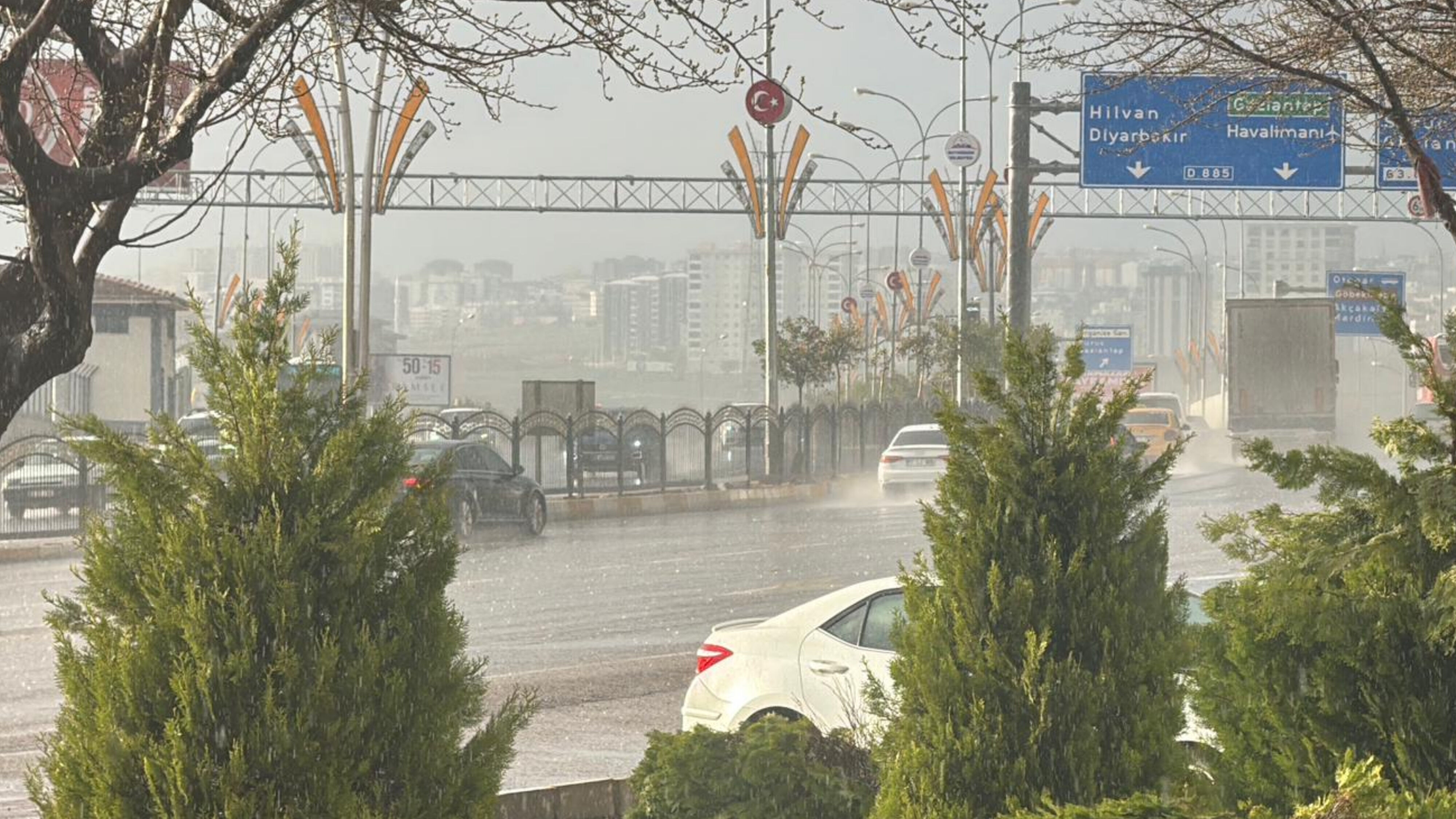 Sağanak Yağış (1)-1