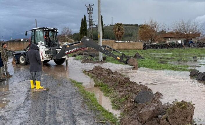 Şanlıurfa Bir Yandan Karla, Bir Yandan Selle Mücadele Ediyor (4)