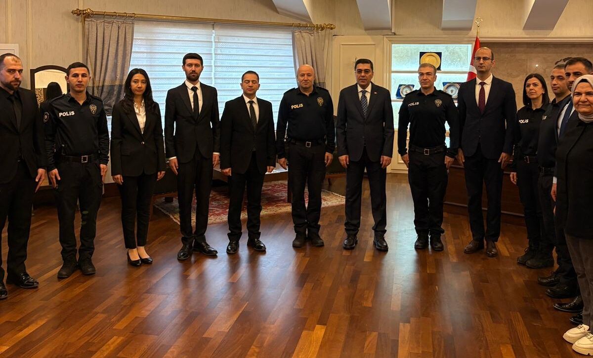 Şanlıurfa İl Emniyet Müdürlüğünde Bayramlaşma Programı Düzenlendi (3)