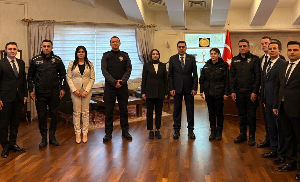 Şanlıurfa İl Emniyet Müdürlüğünde Bayramlaşma Programı Düzenlendi (4)