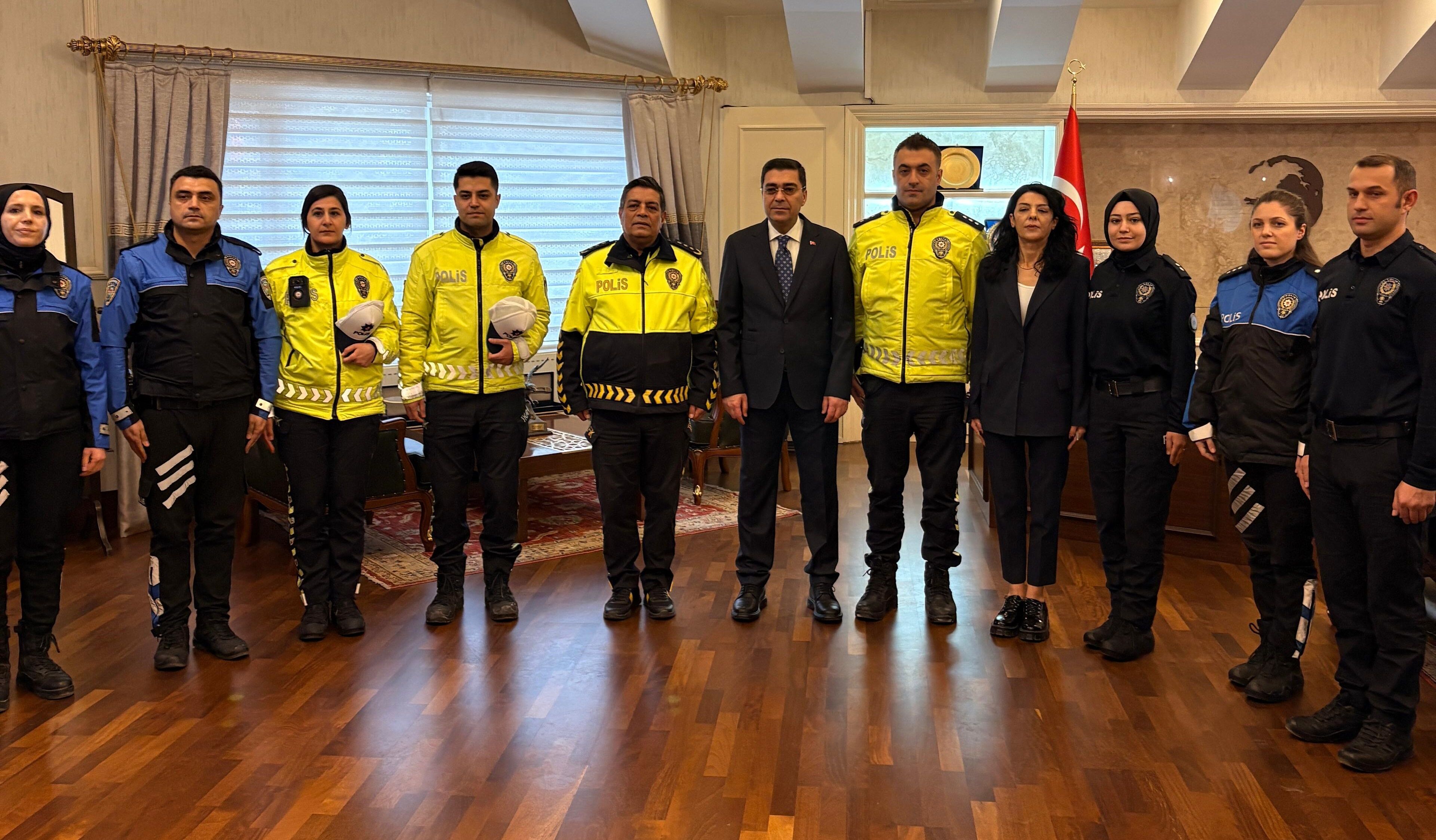 Şanlıurfa İl Emniyet Müdürlüğünde Bayramlaşma Programı Düzenlendi (7)