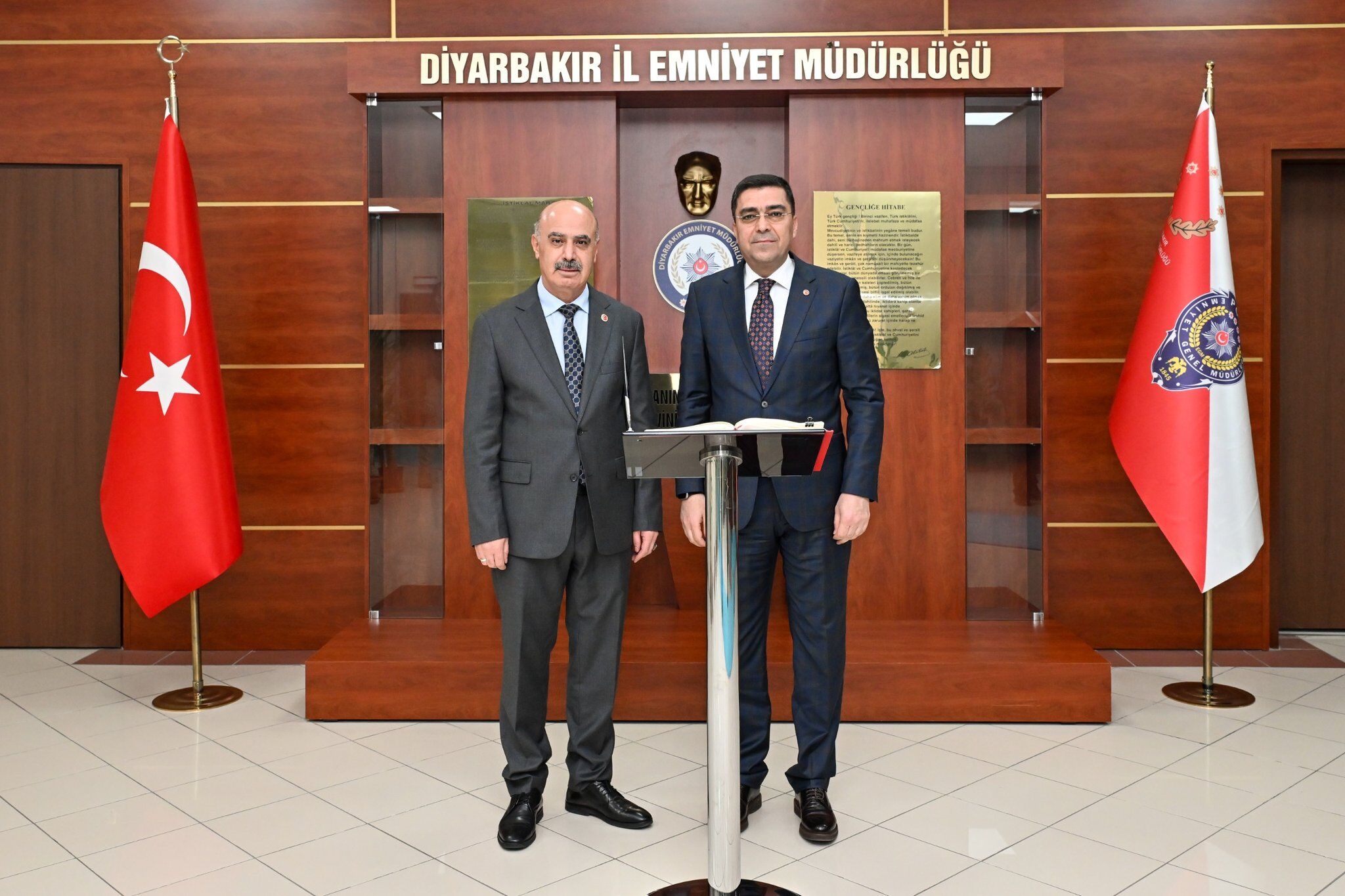 Şanlıurfa İl Emniyet Müdürü Atilla Aksoy, Diyarbakır’da Temaslarda Bulundu (1)