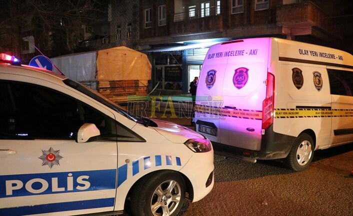 Şanlıurfa'da Emlakçı Dükkanında Çıkan Silahlı Kavgada 2 Kişi Yaralandı (1)