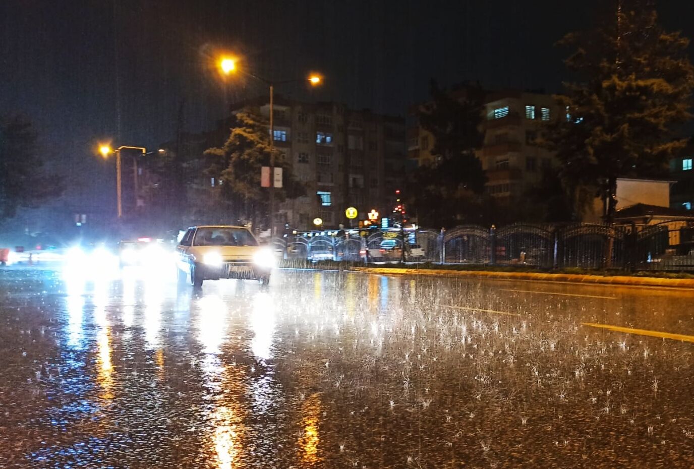 Şanlıurfa’da Kuvvetli Sağanak Yağış Etkili Oluyor (3)