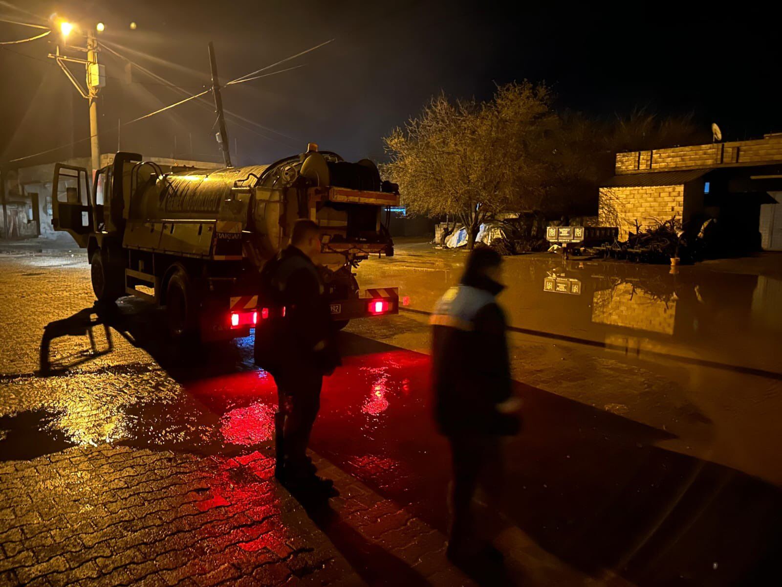 Şanlıurfa’da Sağanak Yağış Sonrası Seferberlik İlan Edildi (2)