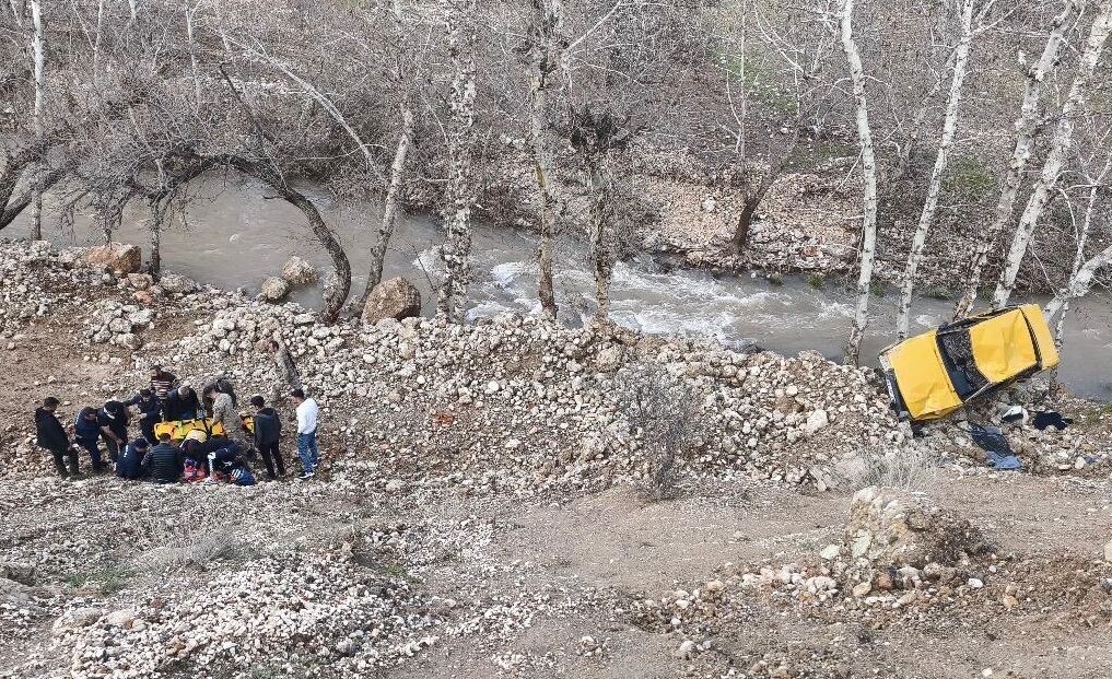 Şanlıurfa’dan Bayram Ziyaretine Giden Aile Kaza Yaptı (2)