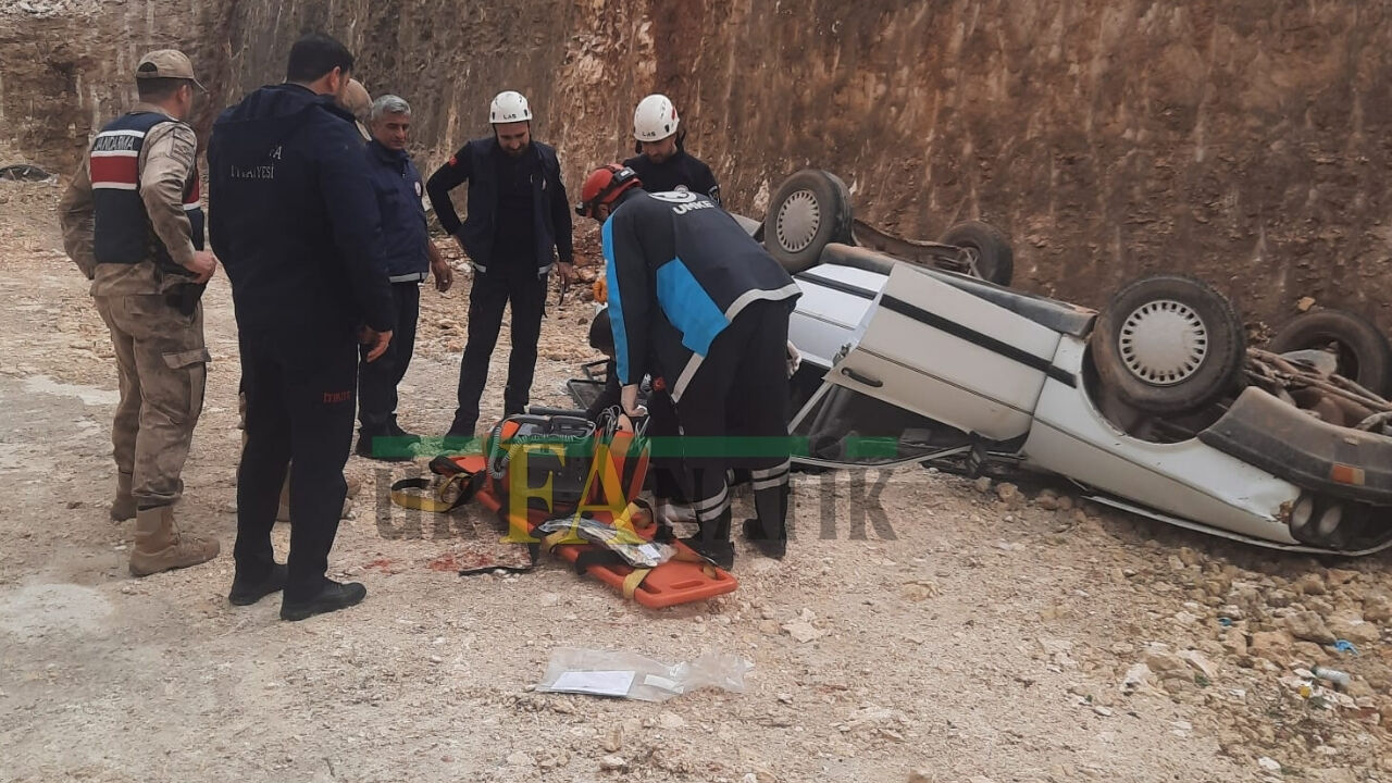 Şanlıurfa’nın Eyyübiye Ilçesinde Meydana Gelen Feci Trafik Kazasında 1 Kişi Hayatını Kaybetti, 1 Kişi Ise Ağır Yaralandı (3)