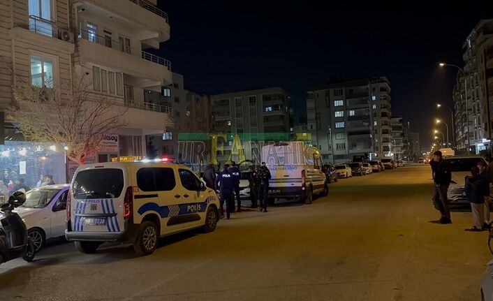 Şanlıurfa’nın Karaköprü İlçesinde 4. Kattan Düşen Kişi Öldü (1)