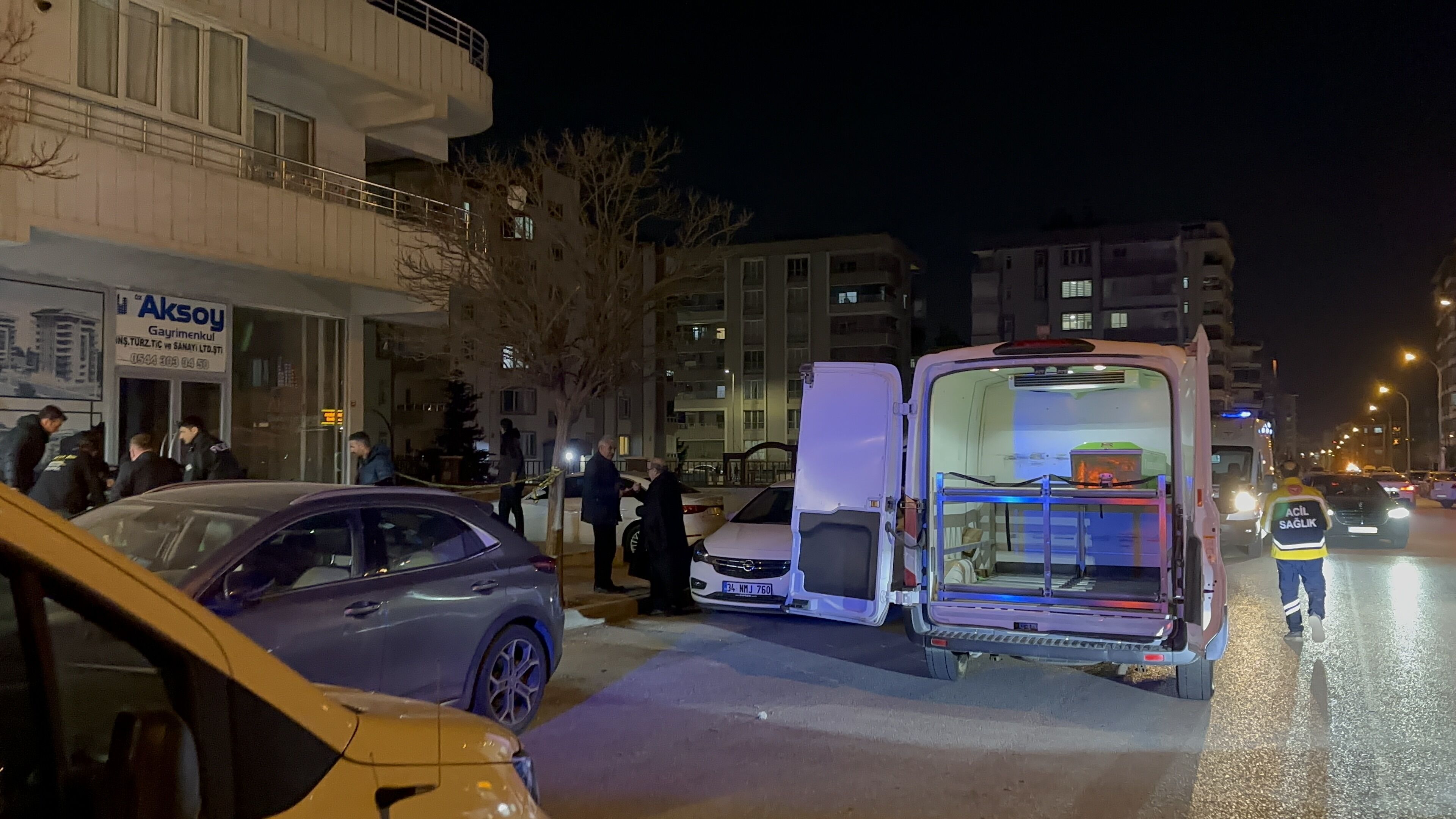 Şanlıurfa’nın Karaköprü İlçesinde 4. Kattan Düşen Kişi Öldü (3)