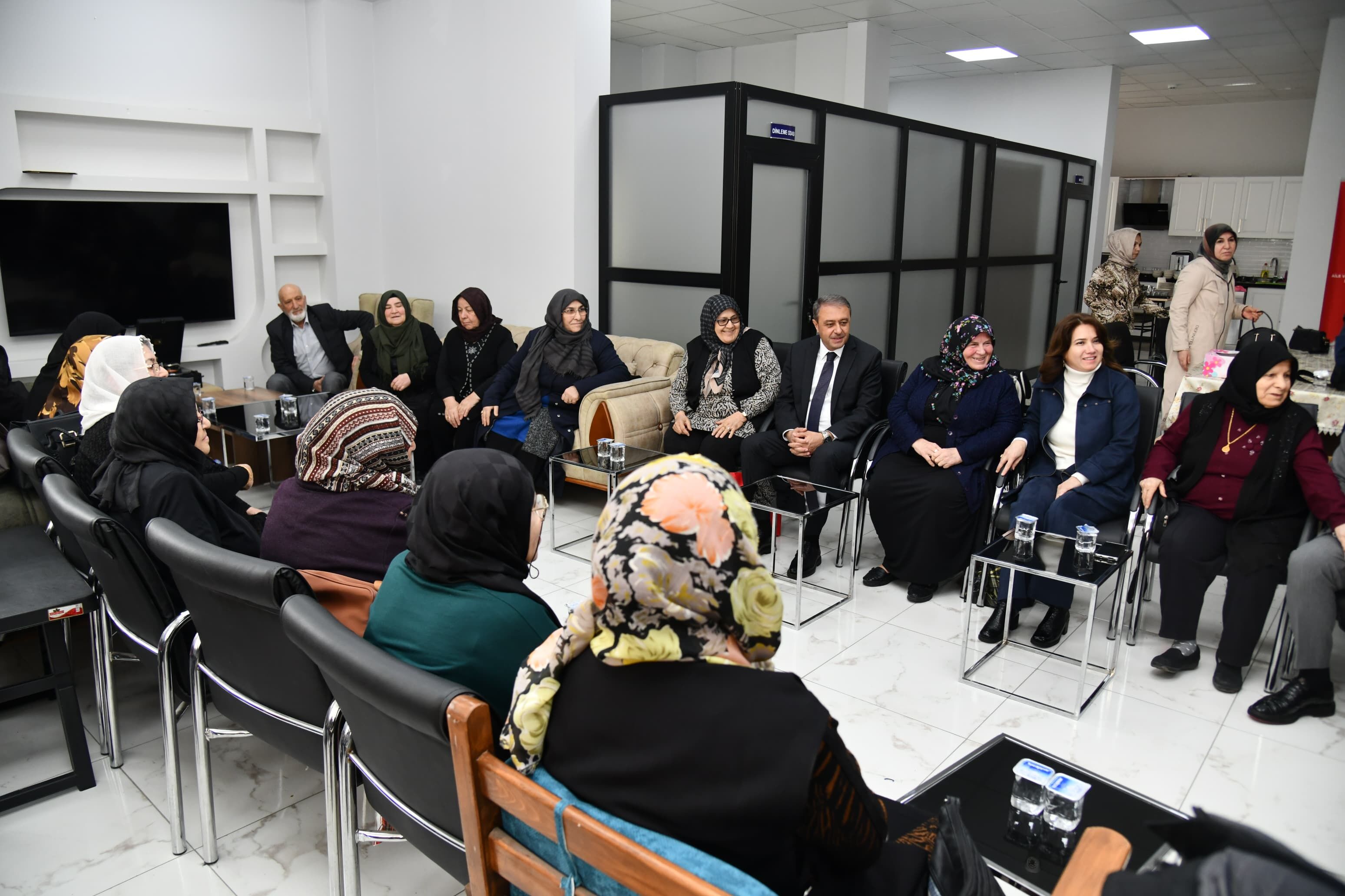 Vali Hasan Şıldak’tan Yaşlılar Haftası’nda Anlamlı Ziyaret 2