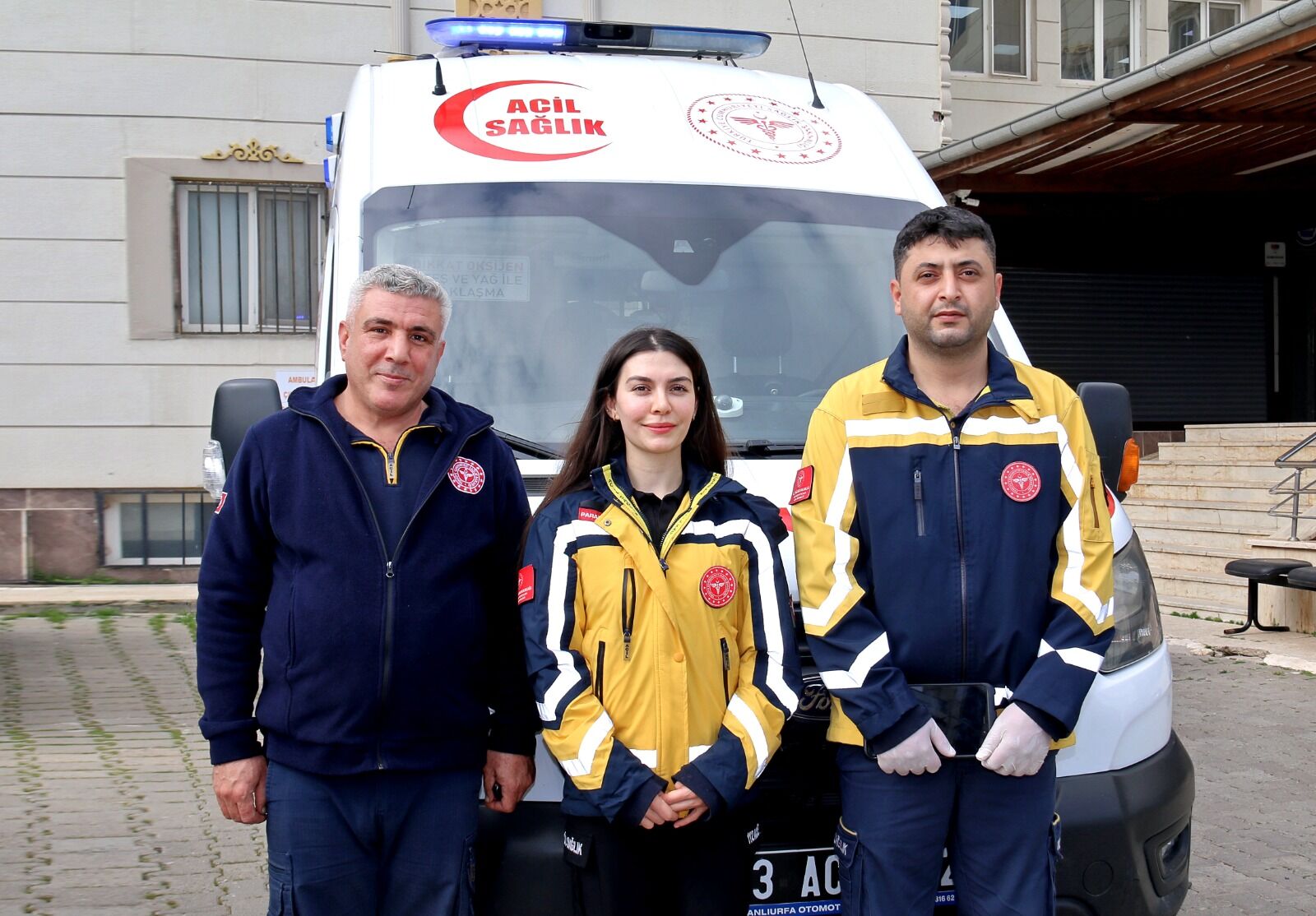 Şanlıurfa’da Ambulansta Doğum: 112 Ekipleri Anne ve Bebeği Hayata Bağladı-1
