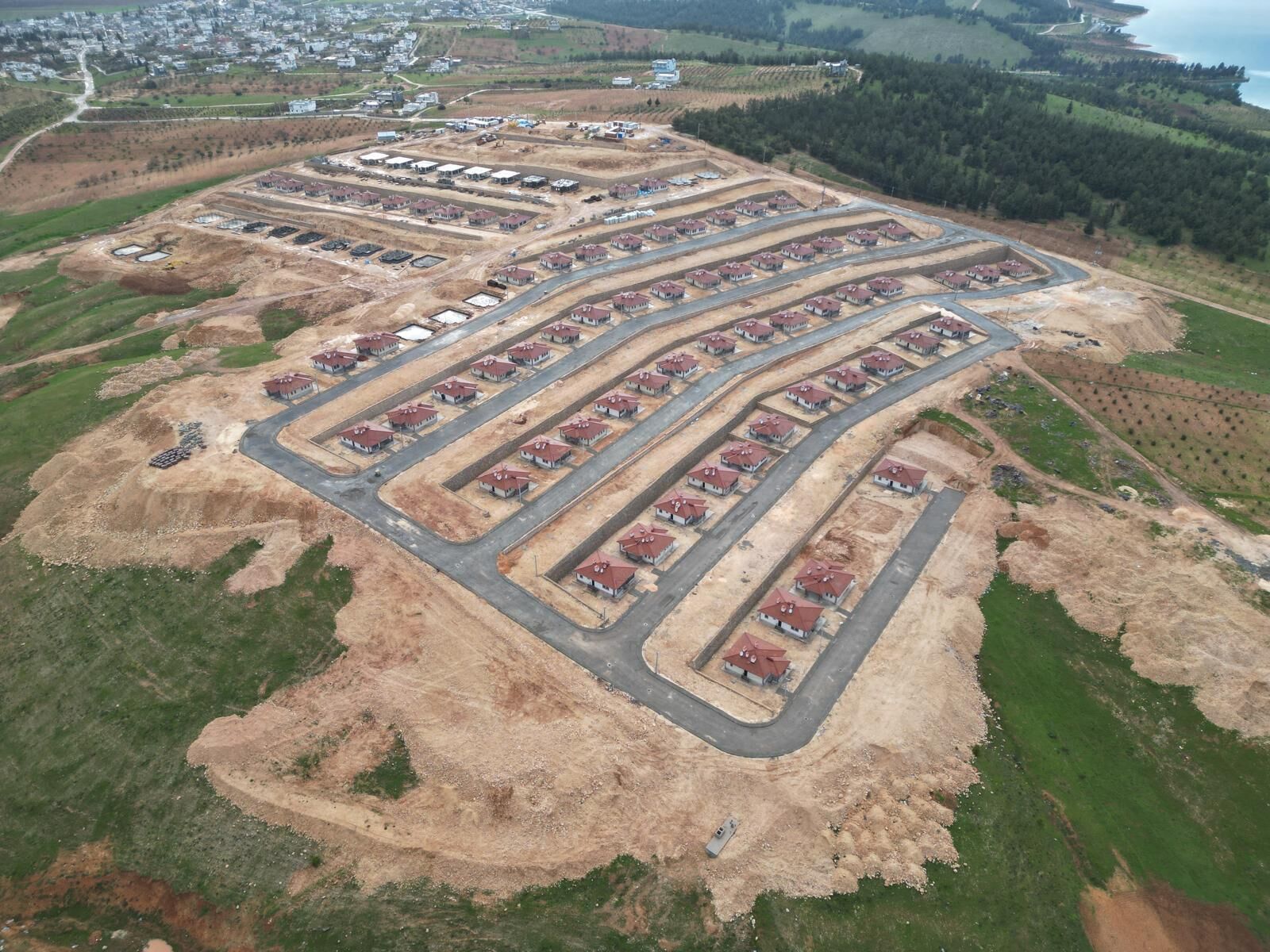 Bozova’da 70 Deprem Konutunun Anahtarları Hak Sahiplerine Teslim Edildi (1)-1
