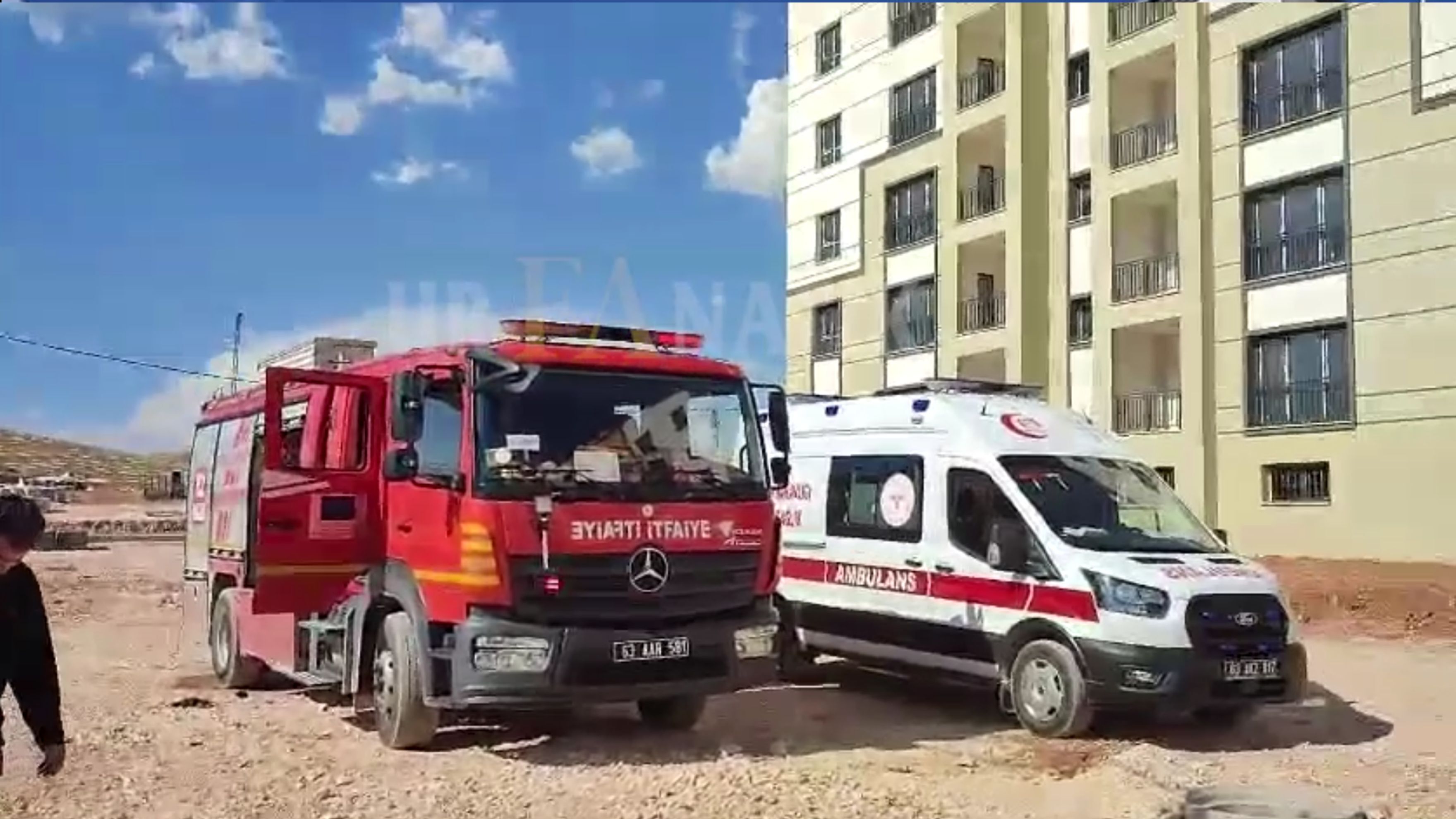 Çatıya Çıkan Işçiler