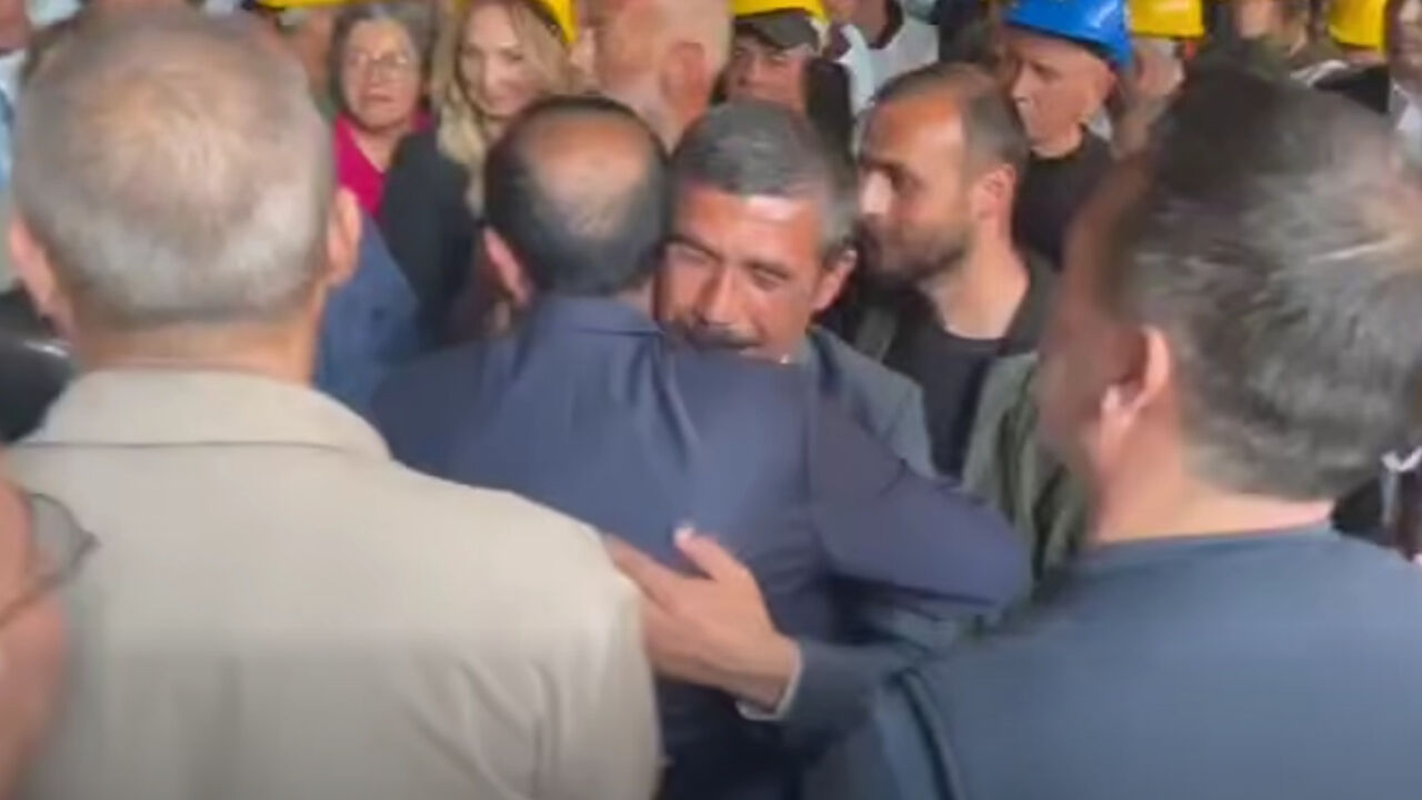 Eylemlerini Sonlandıran Maden Işçileri, Şanlıurfa Milletvekili Ferit Şenyaşar’a Sarılıp Helalleştiler (2)