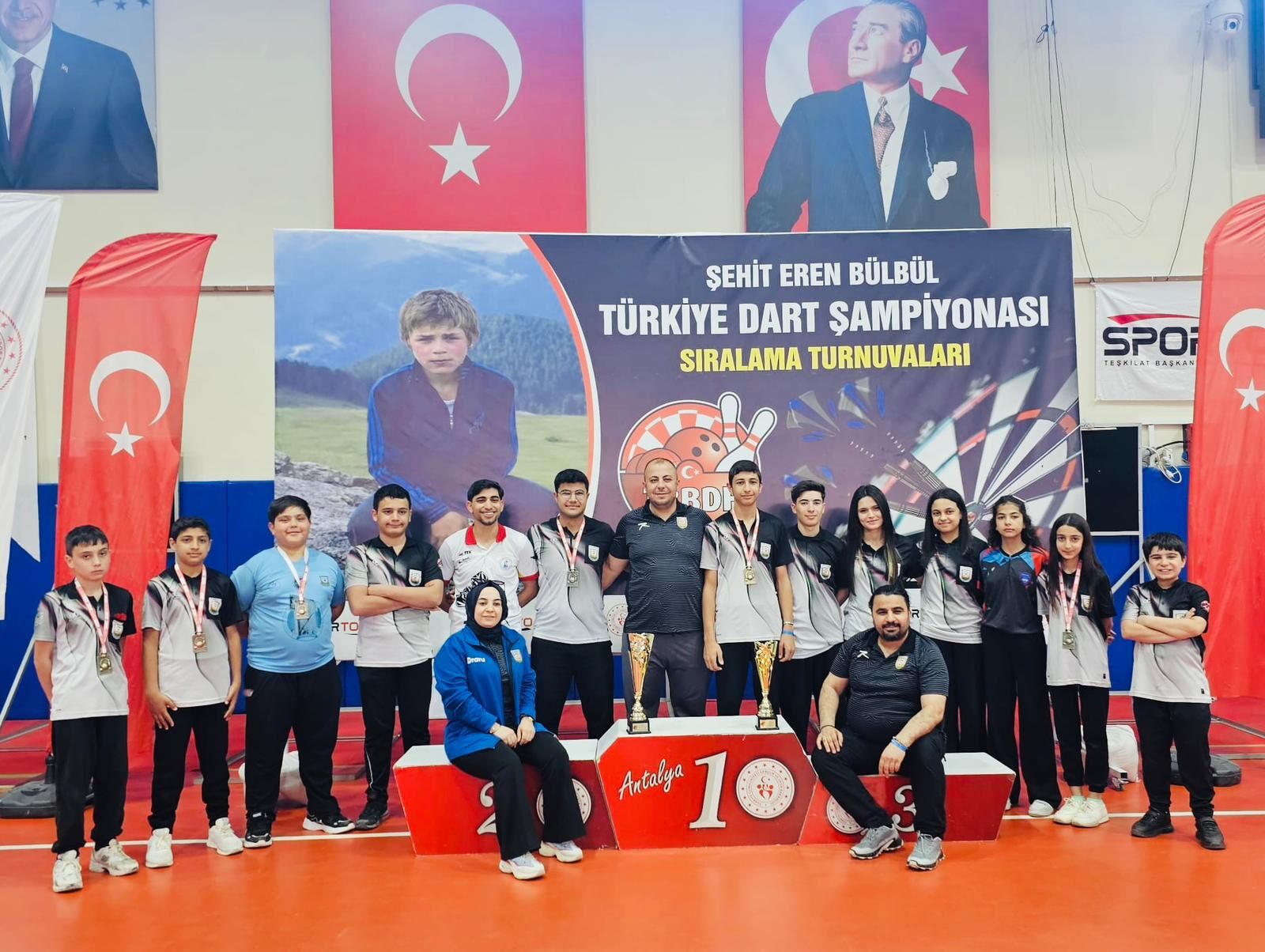 Genç Sporculara Mi̇lli̇ Takim Tebri̇ği̇