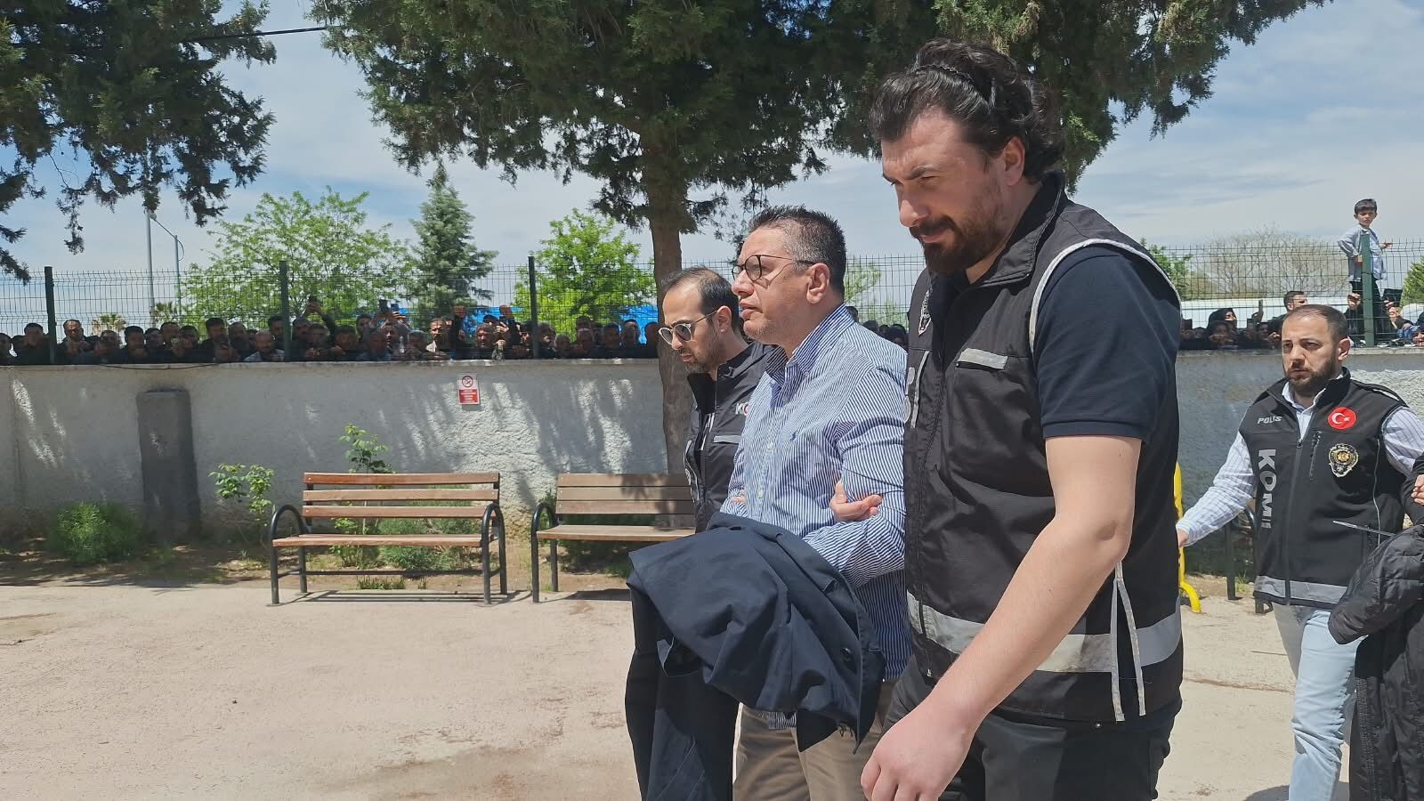 Halfeti Belediye Başkanı Şeref Albayrak Tutuklandı (1)