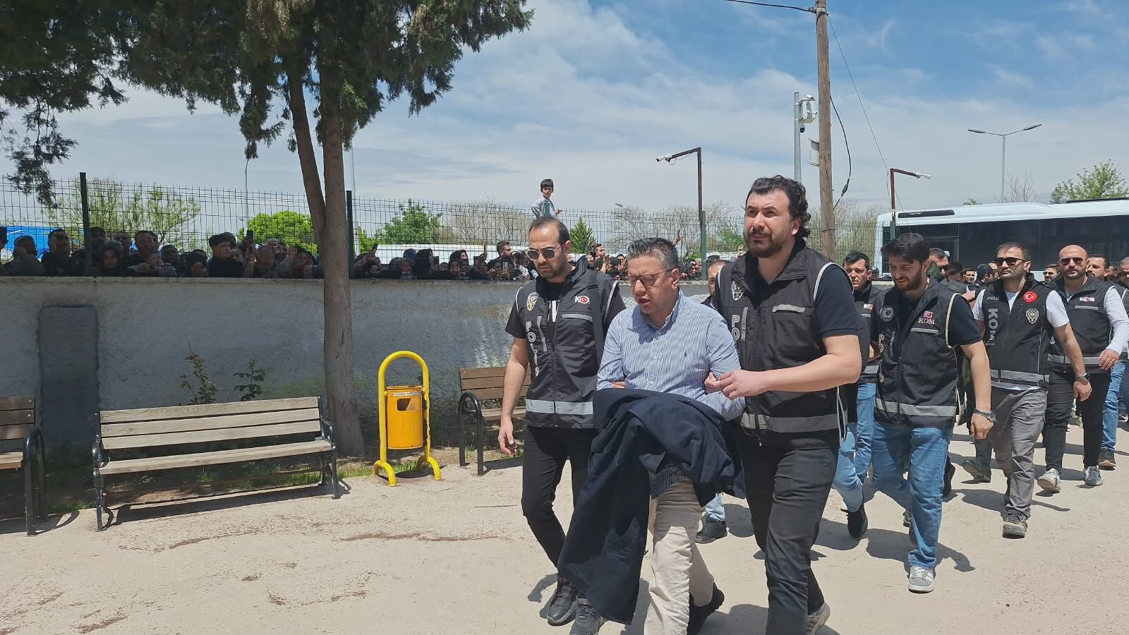 Halfeti Belediye Başkanı Şeref Albayrak Tutuklandı (3)