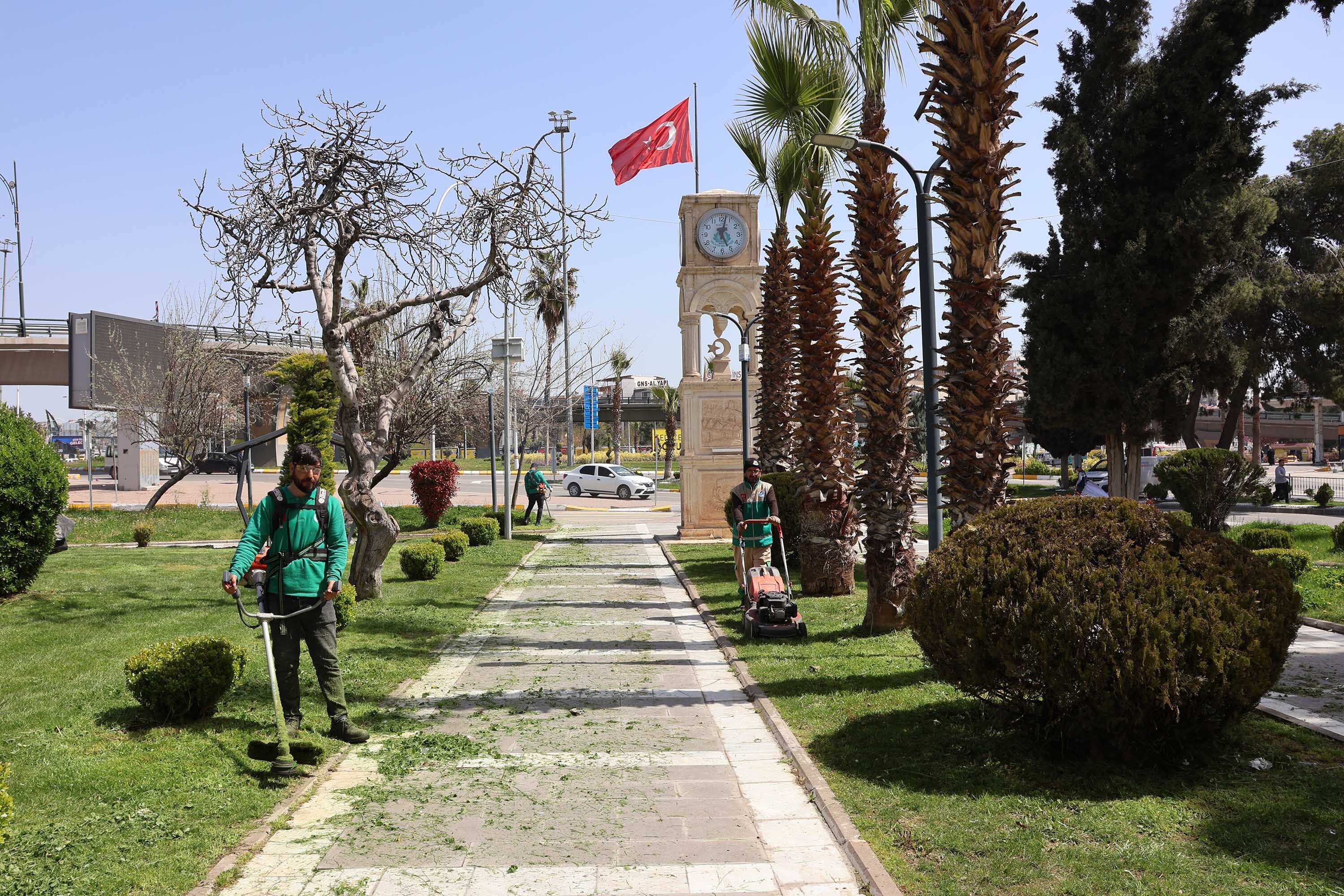 Hali̇li̇ye Beledi̇yesi̇’nden Park Ve Yeşi̇l Alanlarda Bakim Seferberli̇ği̇ (5)
