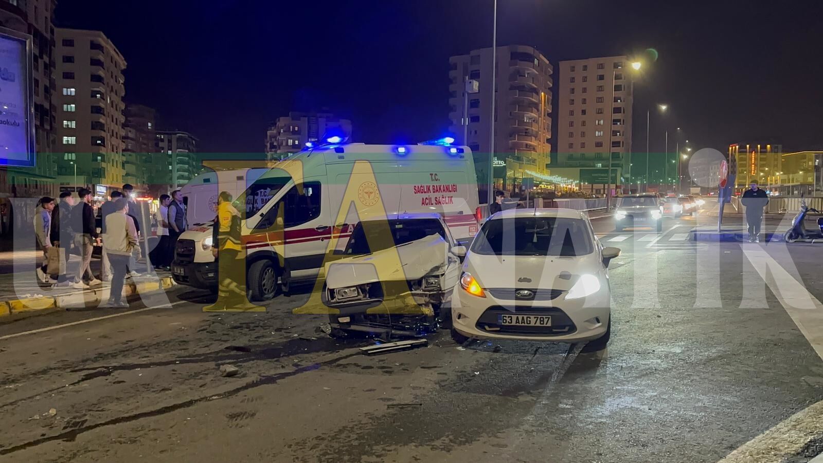 Karaköprü Balıkayağı Kavşağında Kaza (2)