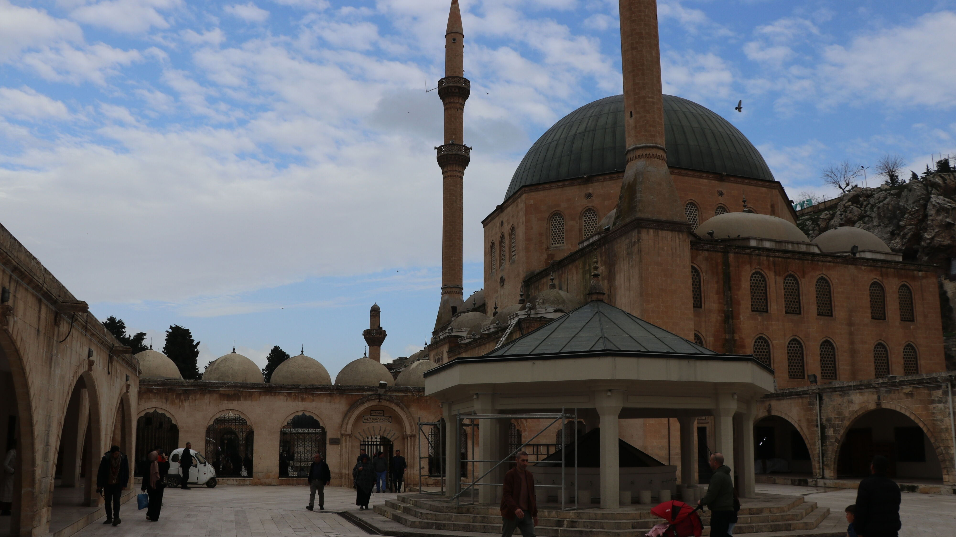 Şanlıurfa Camii