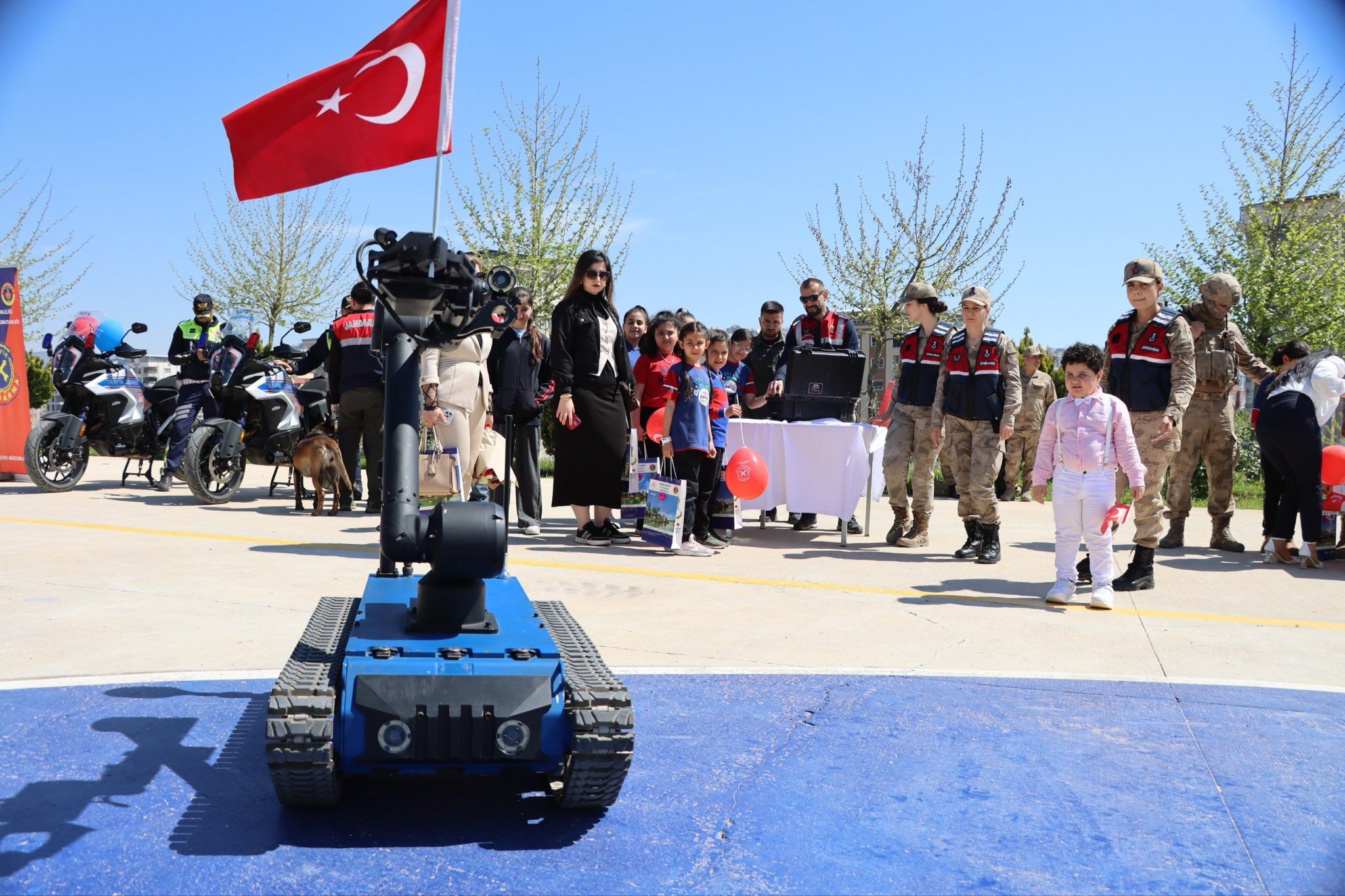 Şanlıurfa İl Jandarma Komutanlığı 23 Nisan’da Kapılarını Öğrencilere Açtı (5)
