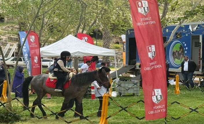 Şanlıurfa Kültür Yolu Festivali’nde Çocuklar Atlarla Buluştu (2)