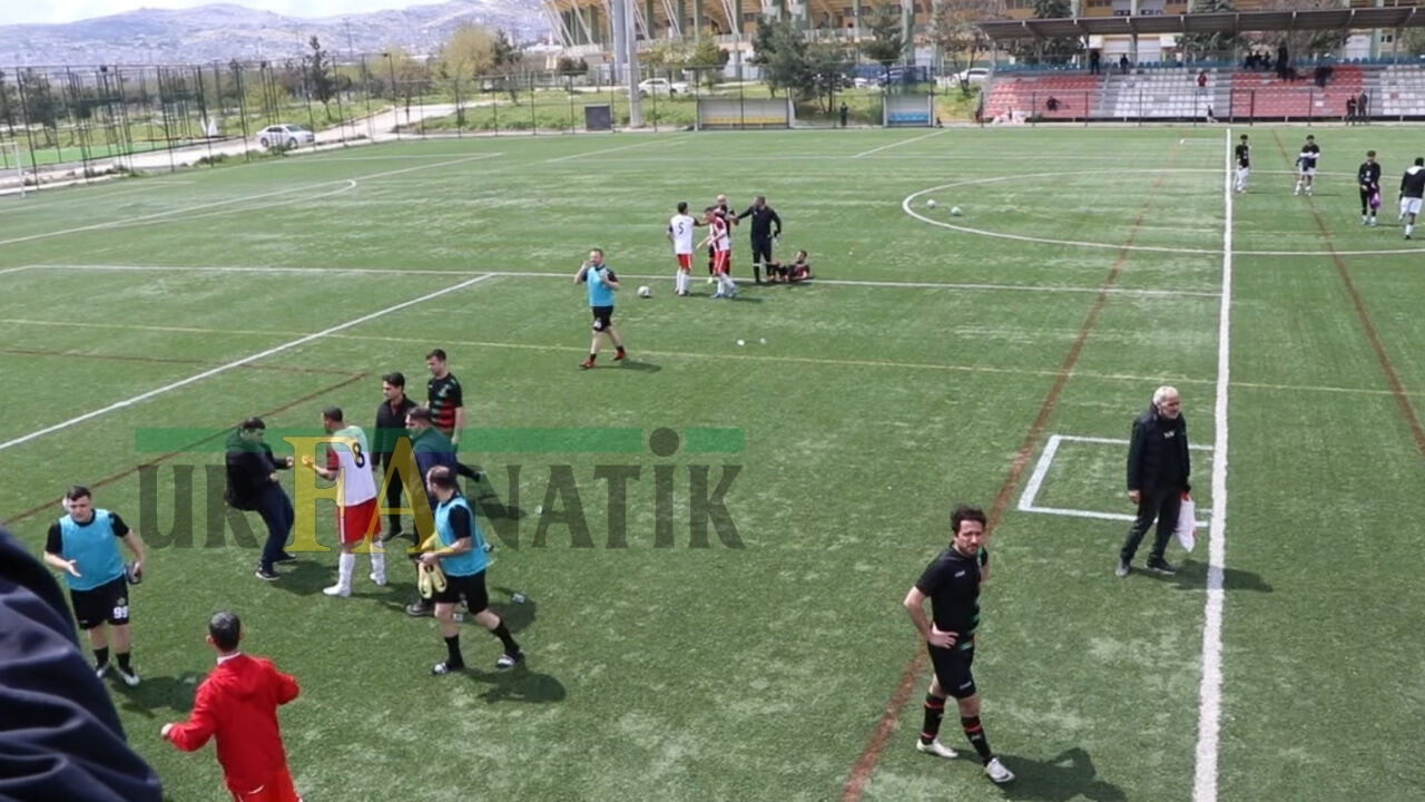 Şanlıurfa’da Futbolcular Arasında Tekmeli, Yumruklu Kavga! (4)