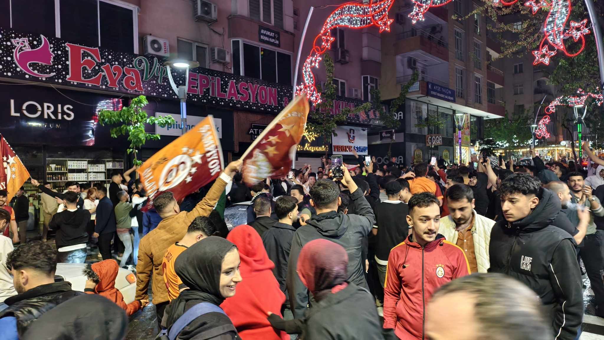 Şanlıurfa’da Galatasaray Taraftarlarından Derbi Coşkusu (3)