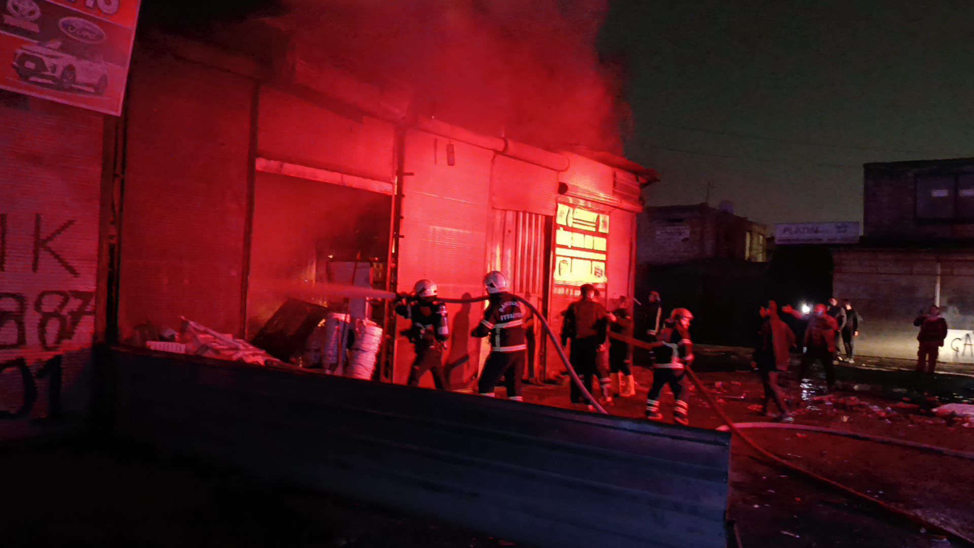 Şanlıurfa'da Hurdacıda Yangın Çıktı (1)-1