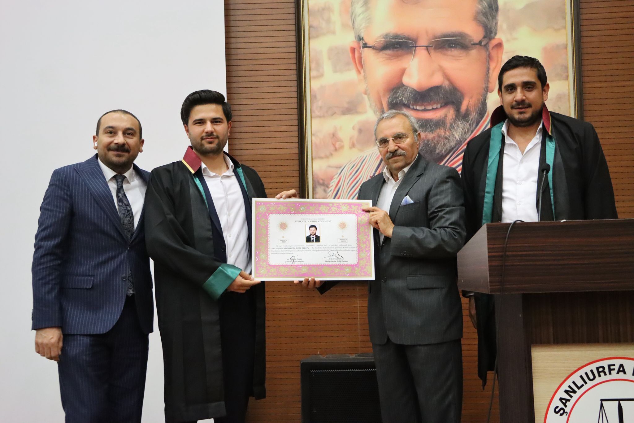 Şanliurfa’da Üç Yeni̇ Avukat Cübbe Gi̇ydi̇