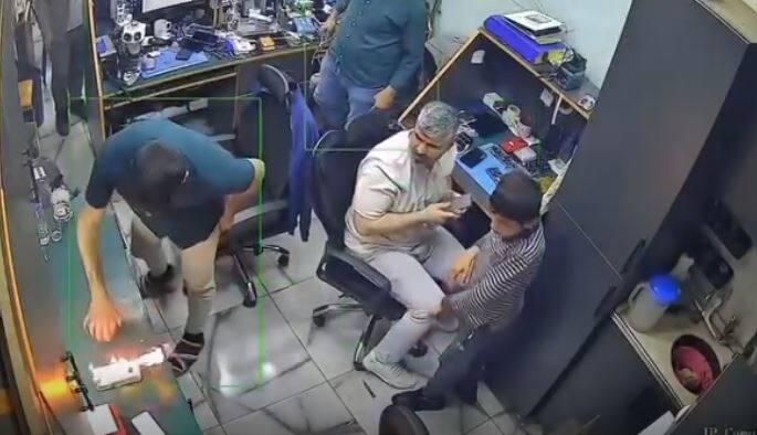 Telefon Dükkanında Patlama Anı Kamerada (2)