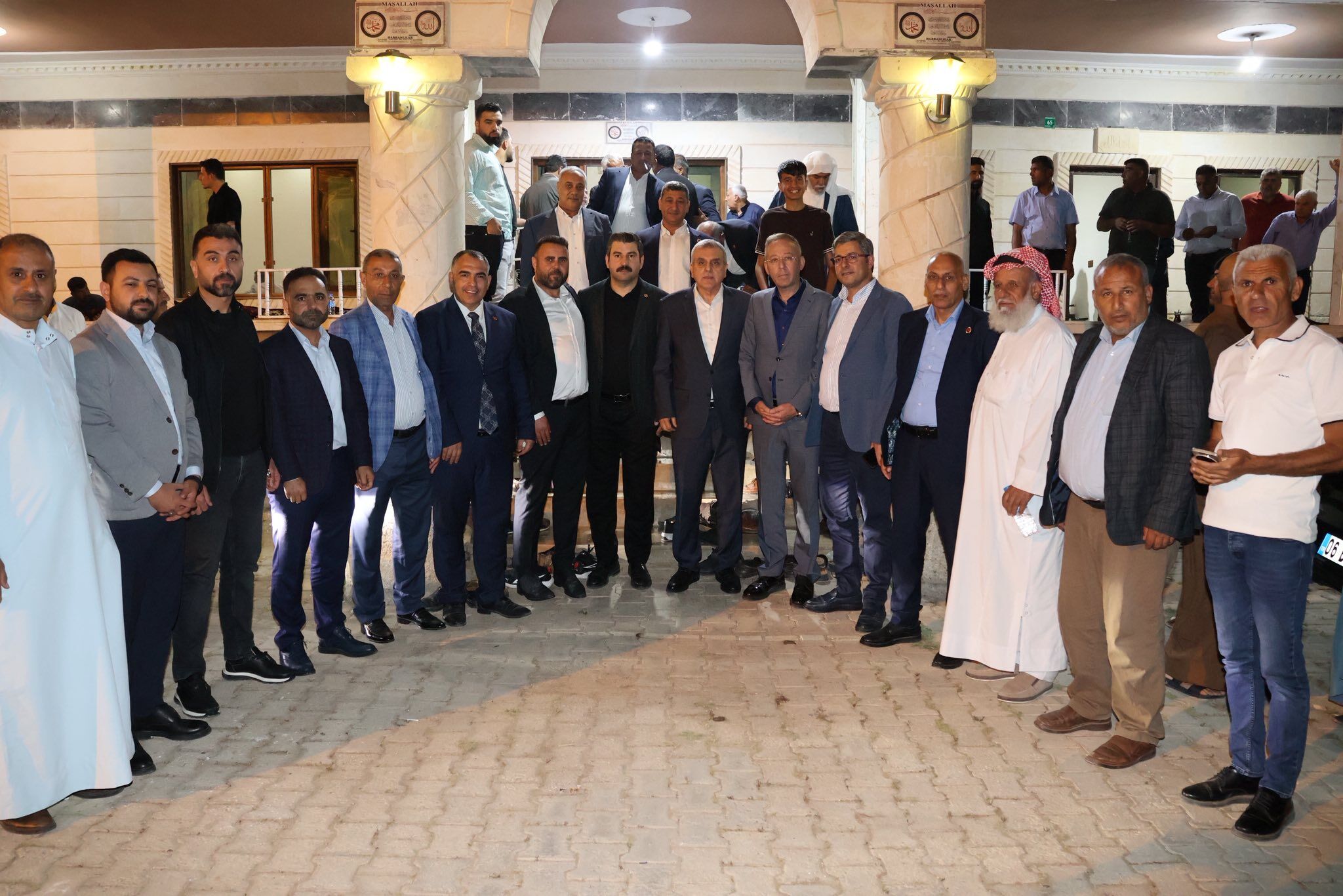 Ak Parti Şanlıurfa Heyeti Eyyübiye’de Vatandaşlarla Bir Araya Geldi (3)