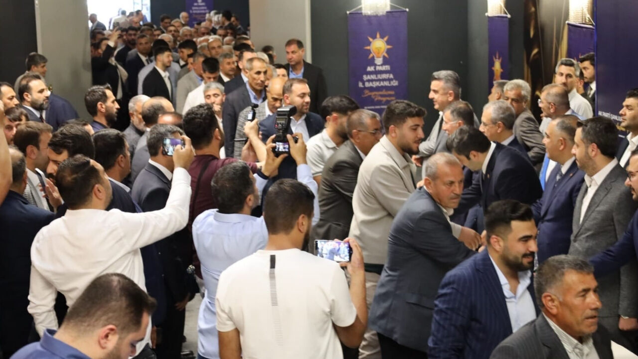 Ak Parti Şanlıurfa İl Başkanlığı’nın Bayramlaşma Programı, Yoğun Katılımla Gerçekleştirildi (3)
