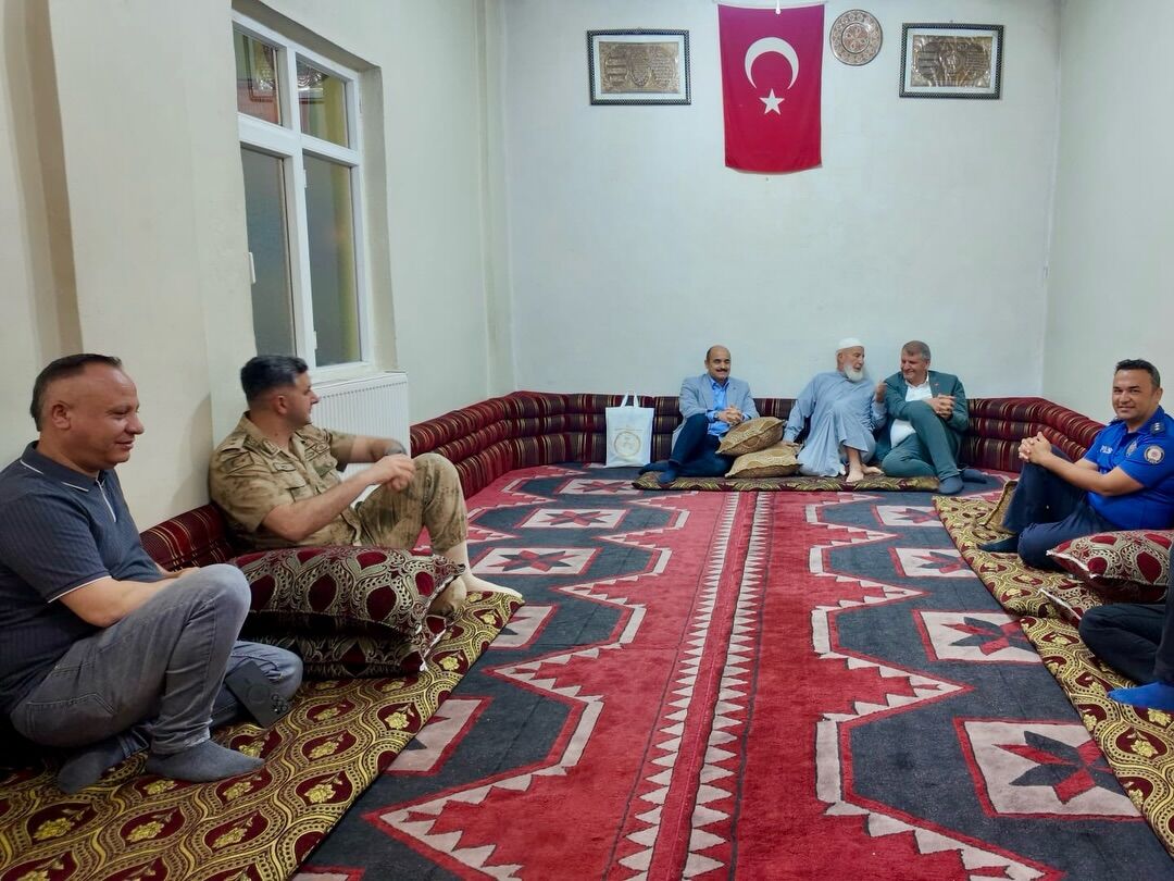 Akçakale’de İlçe Protokolünün Katılımıyla Bayramlaşma Töreni Düzenlendi (1)