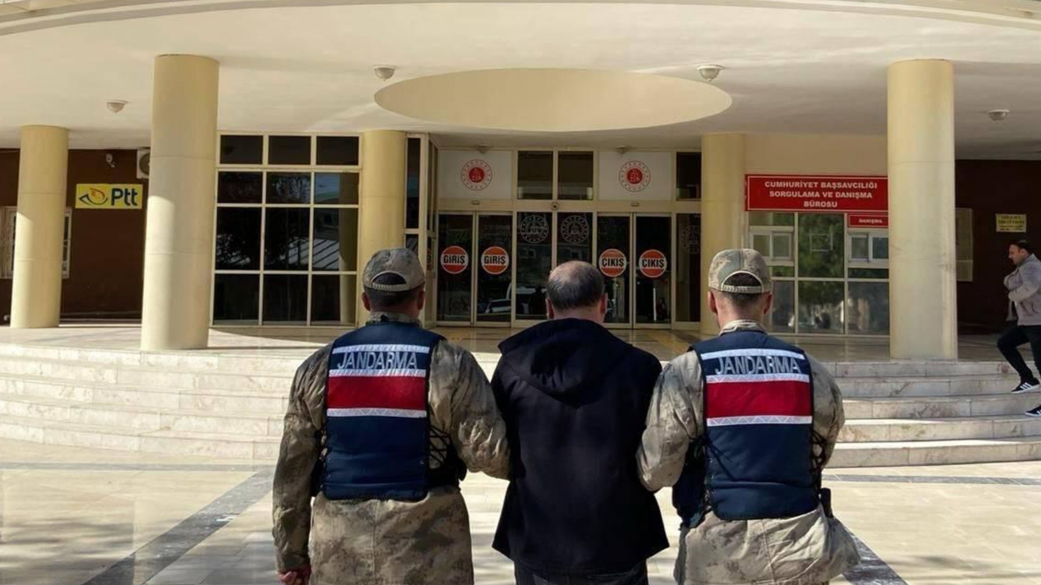 Ceylanpinar A.m. İsi̇mli̇ Şahis Yakalandi