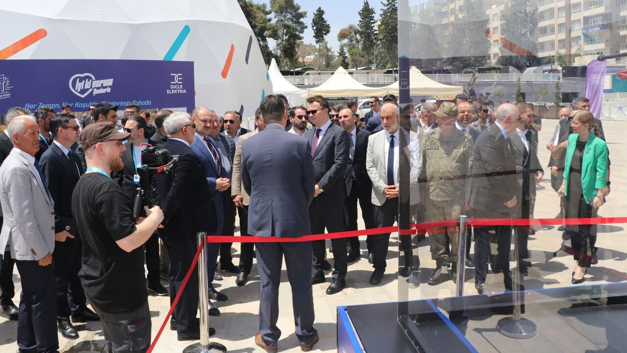 Dicle Elektrik Tarafından Düzenlenen Diclefest, Şanlıurfa Topçu Meydanı’nda Kapılarını Açtı (3)