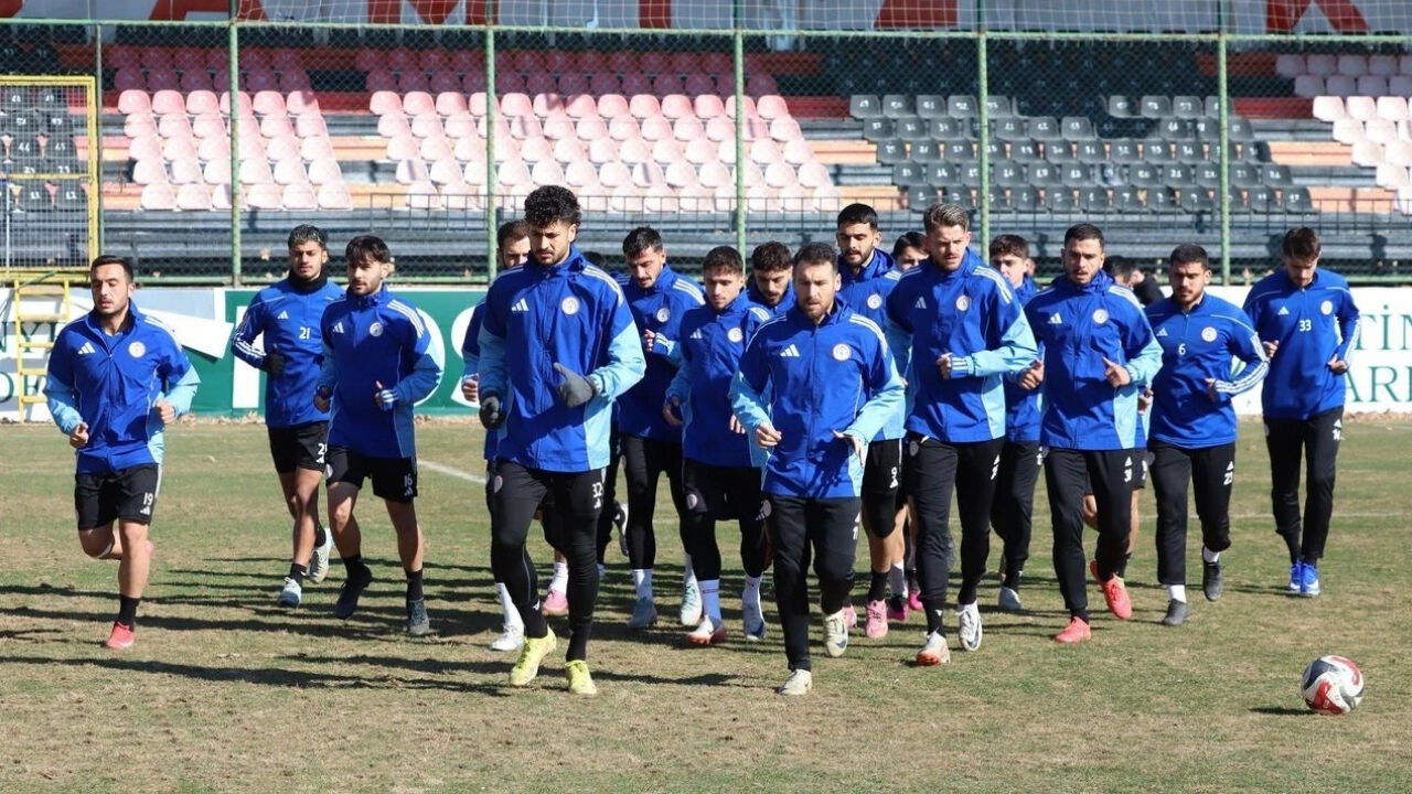 Karaköprü Belediyespor 16 Futbolcusu İle Yollarını Ayırdı! (2)