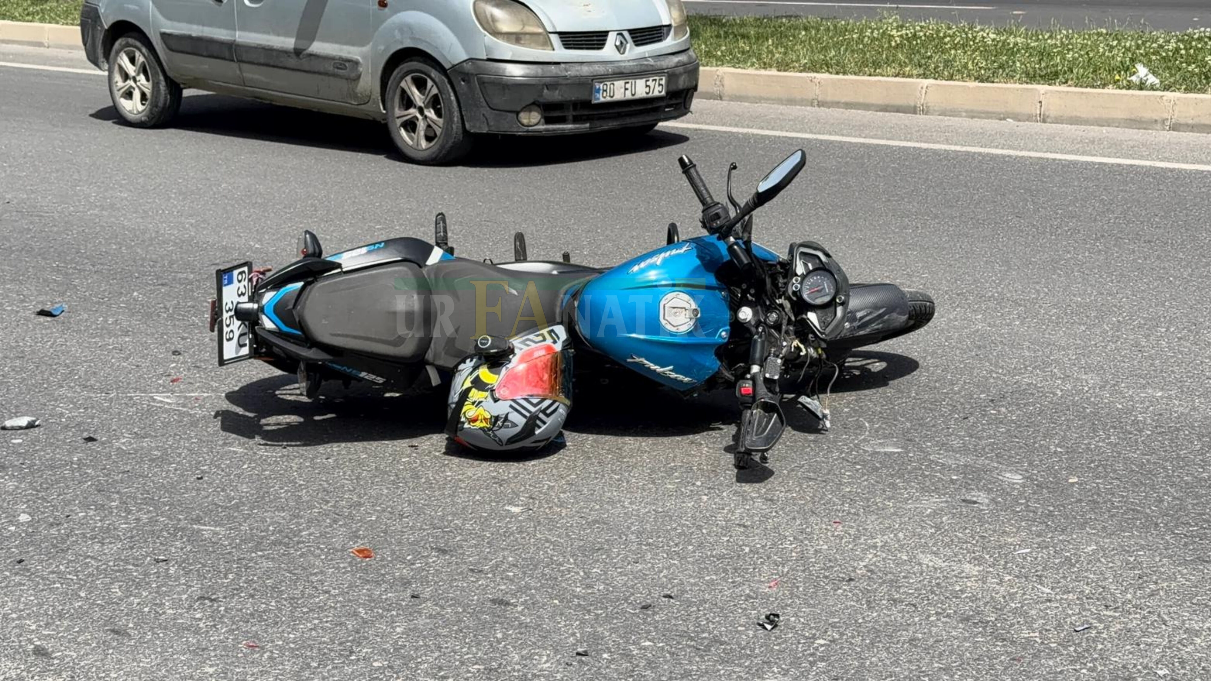 Karaköprü'de Otomobil Ile Motosiklet
