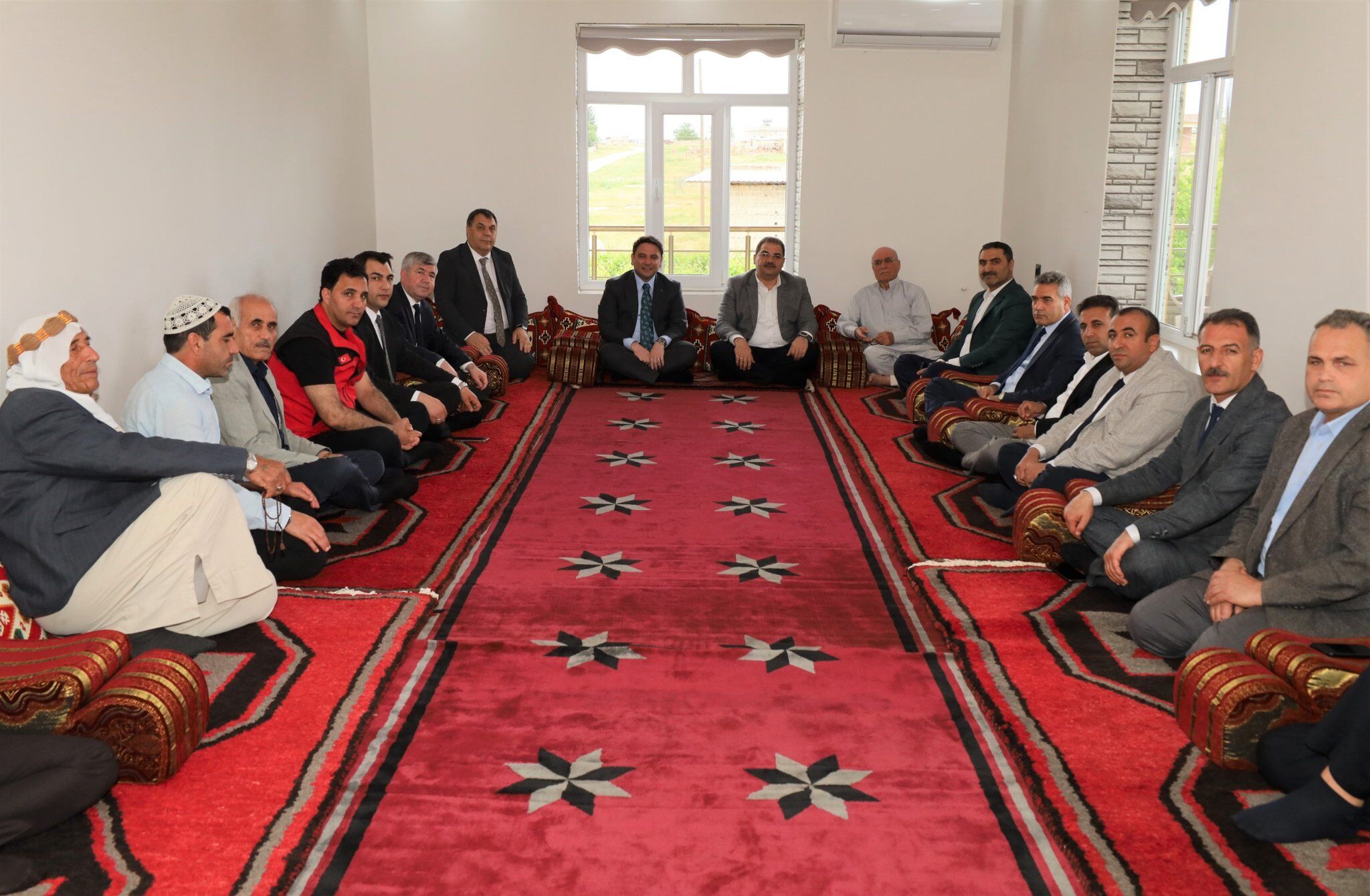 Kaymakami Şahi̇n Açikyazi Mahallesi̇’nde