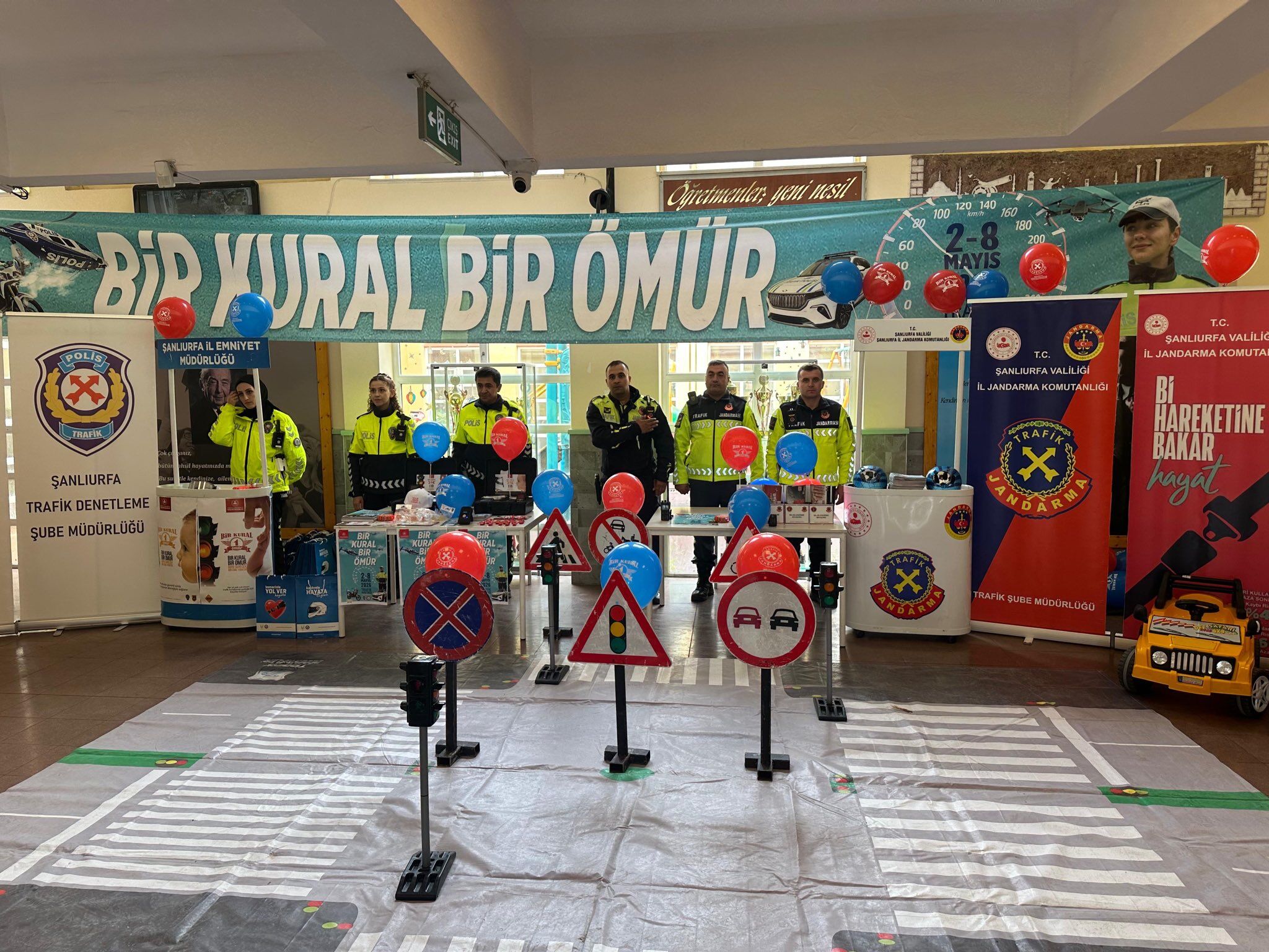 Öğrenci̇lere Uygulamali Anlatim