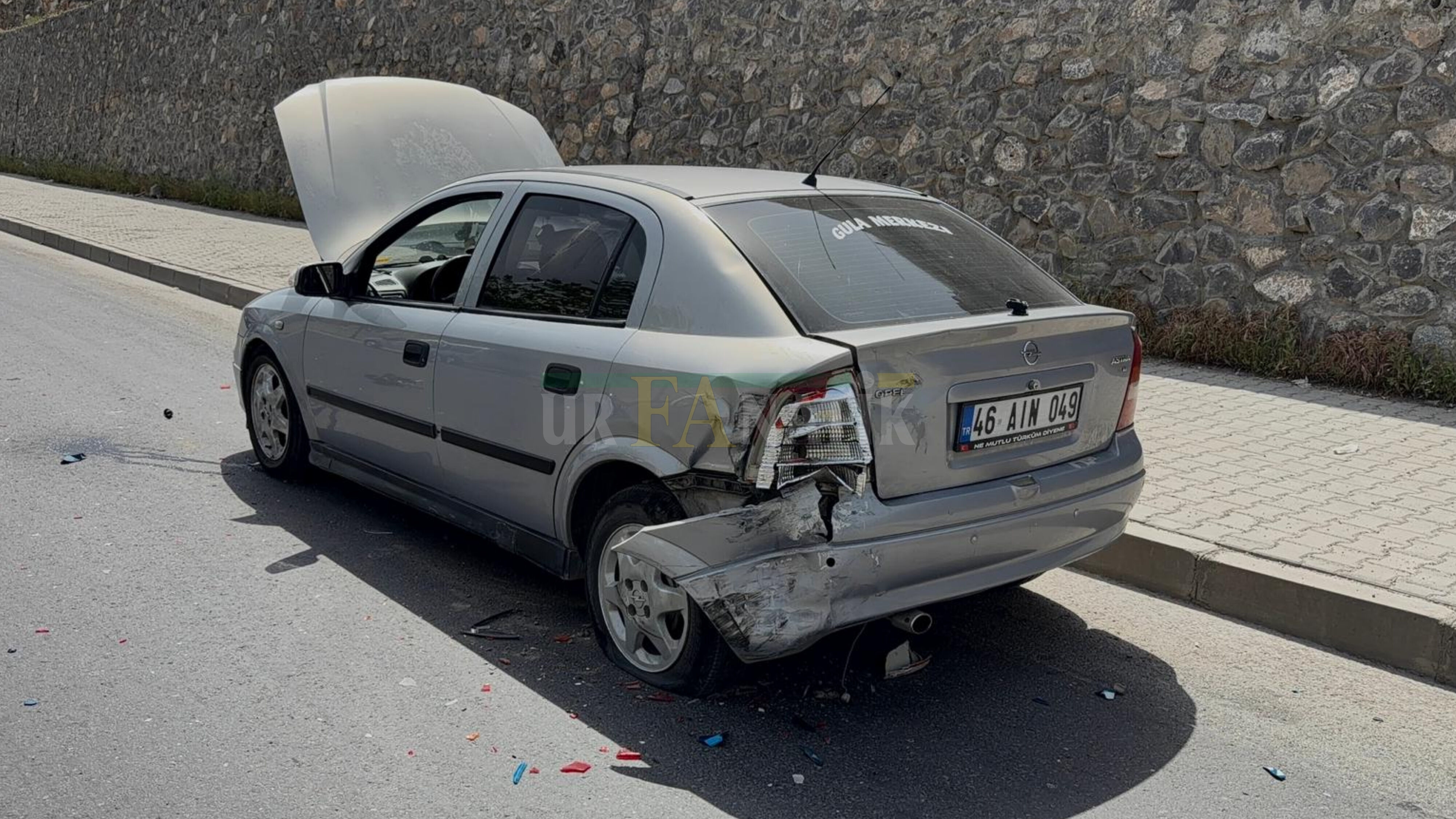 Otomobil Ile Motosiklet Karaköprü'de Çarpıştı